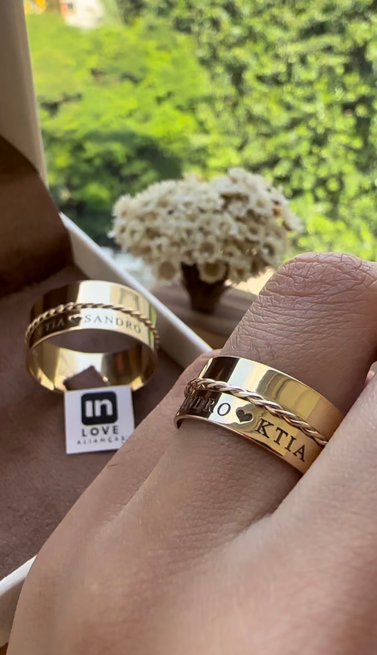 Alianças de Casamento em Ouro 18k - Modelo Encantado | 10mm | 12x R$832.5