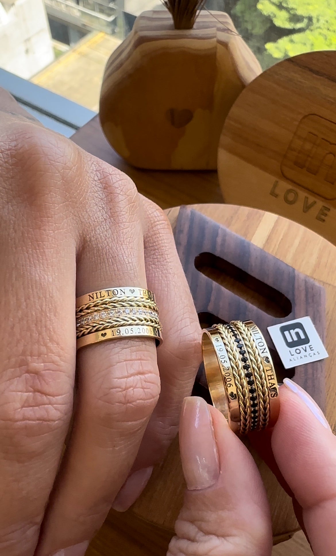 Alianças de Casamento em Ouro 18k - Modelo Nosso Dia | 10mm | 12x R$1.390