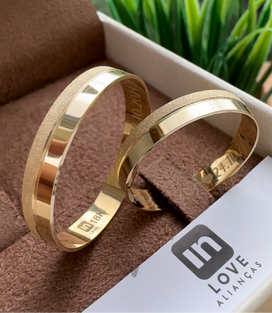 Alianças de Casamento em Ouro 18k - Modelo Seu Sorriso | 4mm | 12x R$249