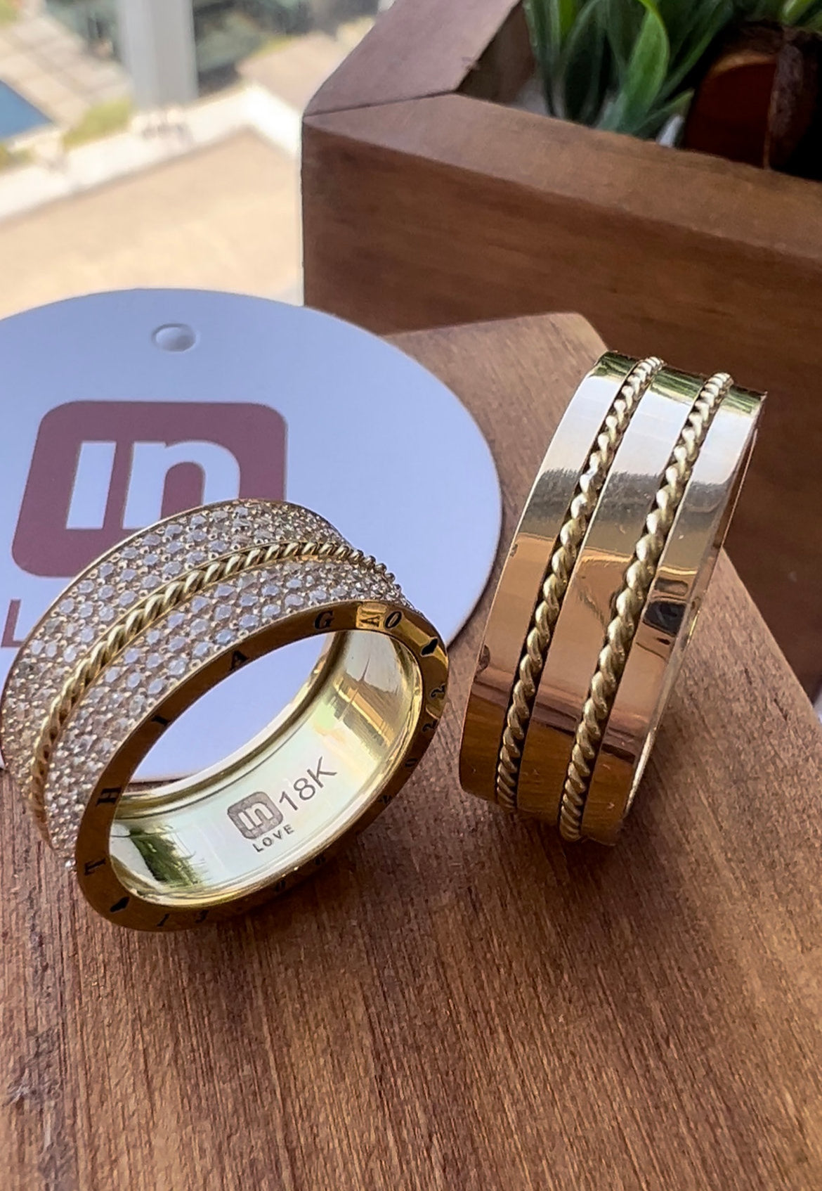 Alianças de Casamento em Ouro 18k - Modelo Meu Abrigo | 8mm | 12x R$1.249