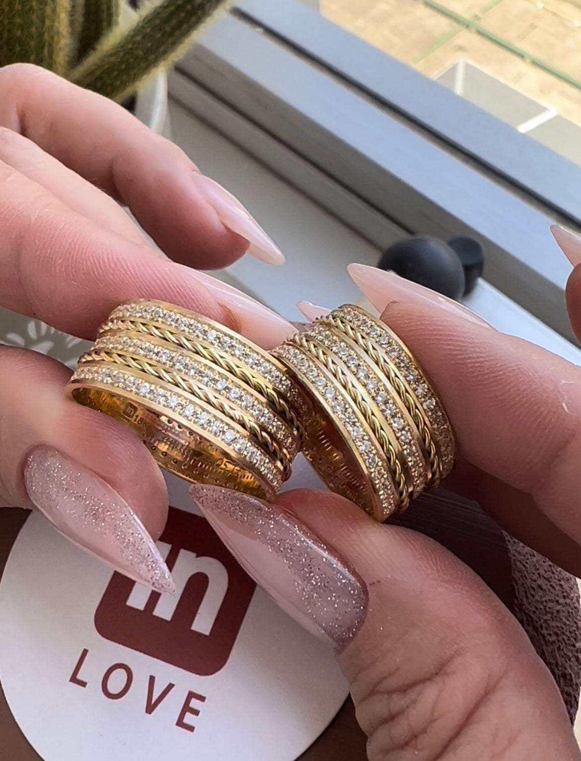 Alianças de Casamento em Ouro 18k - Modelo Momentos Duo | 10mm | 12x R$1.499