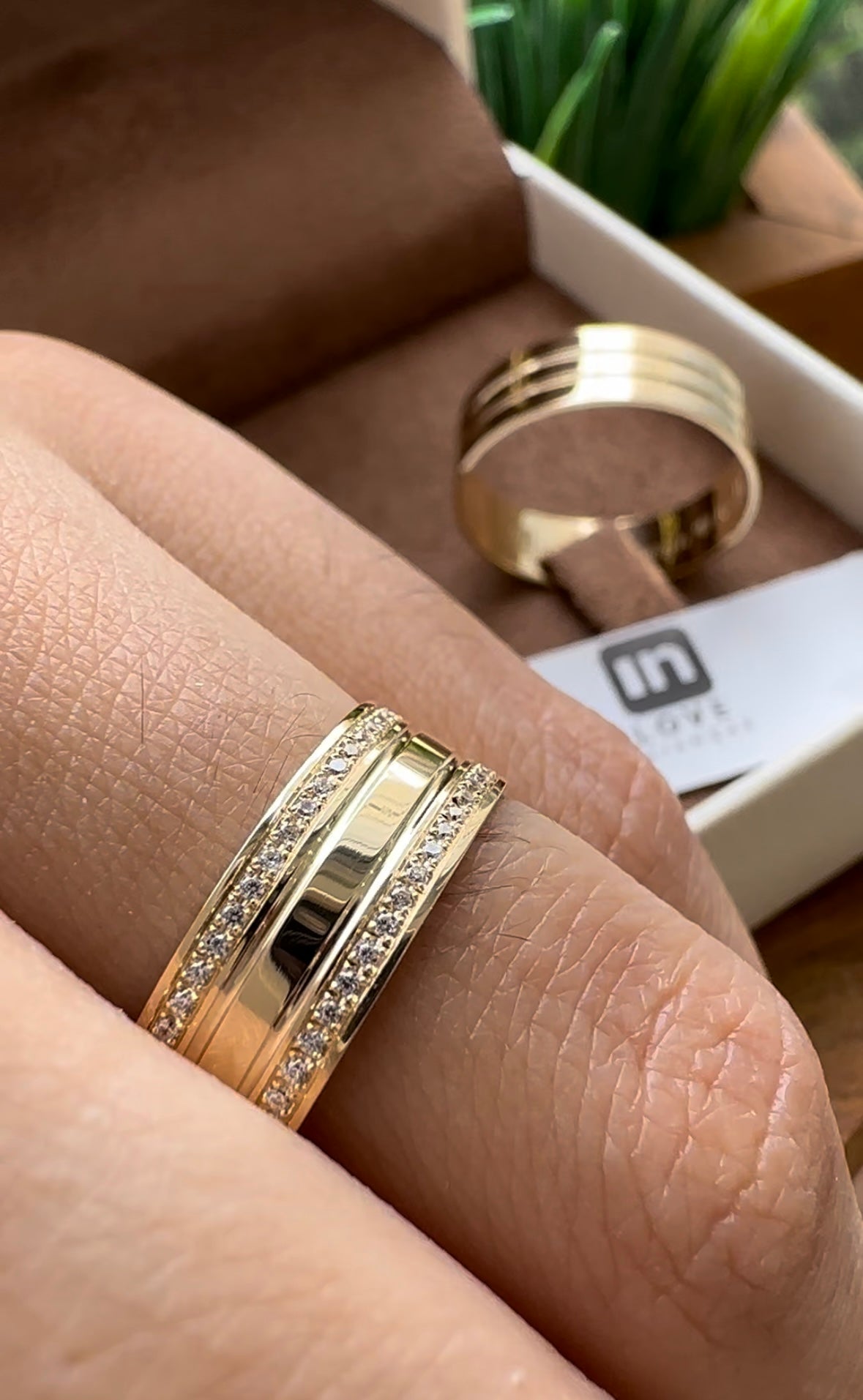 Alianças de Casamento em Ouro 18k - Modelo Encontro | 6mm | 12x R$499