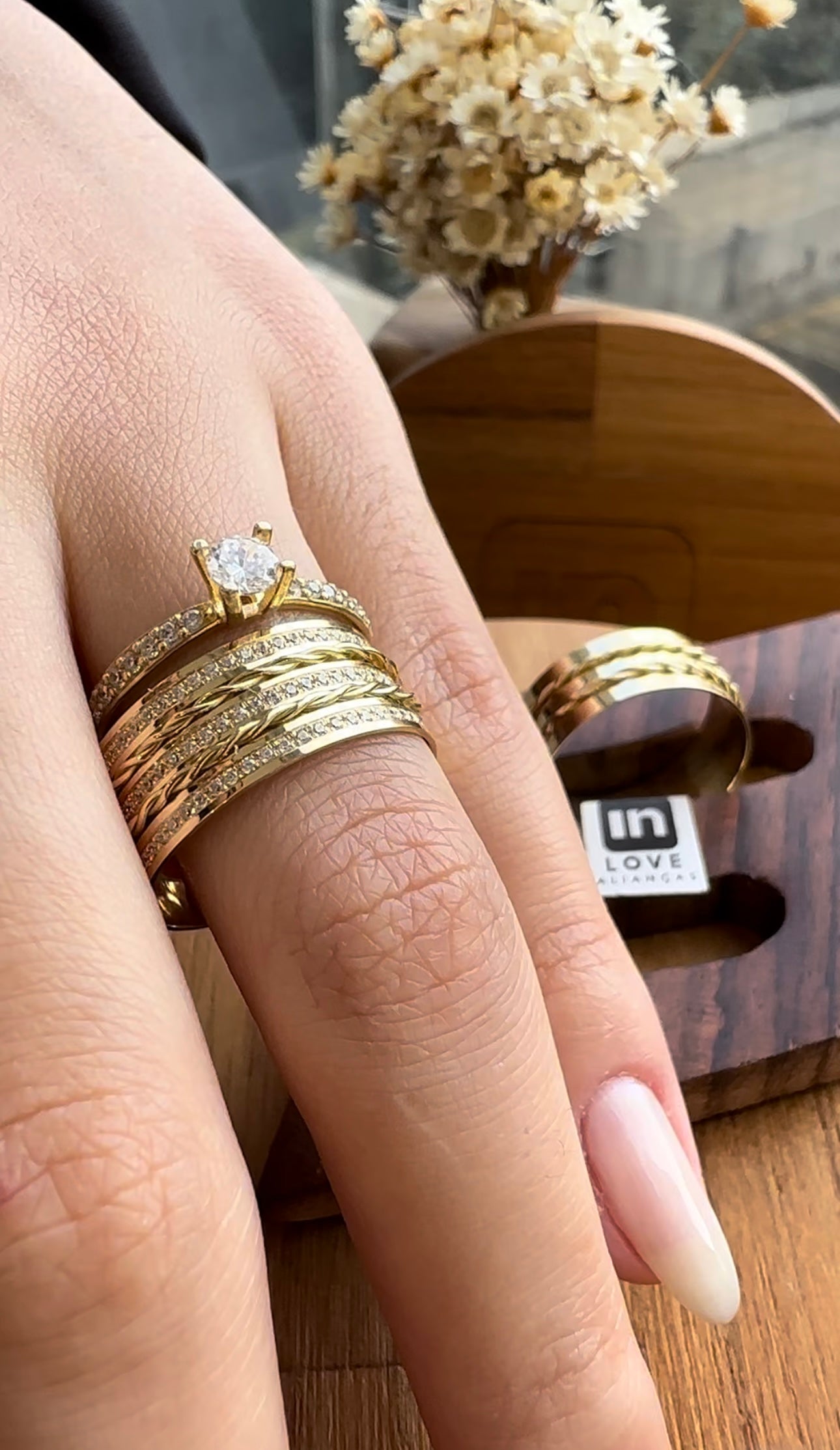 Alianças de Casamento em Ouro 18k - Modelo Momentos | 8mm | 12x R$890