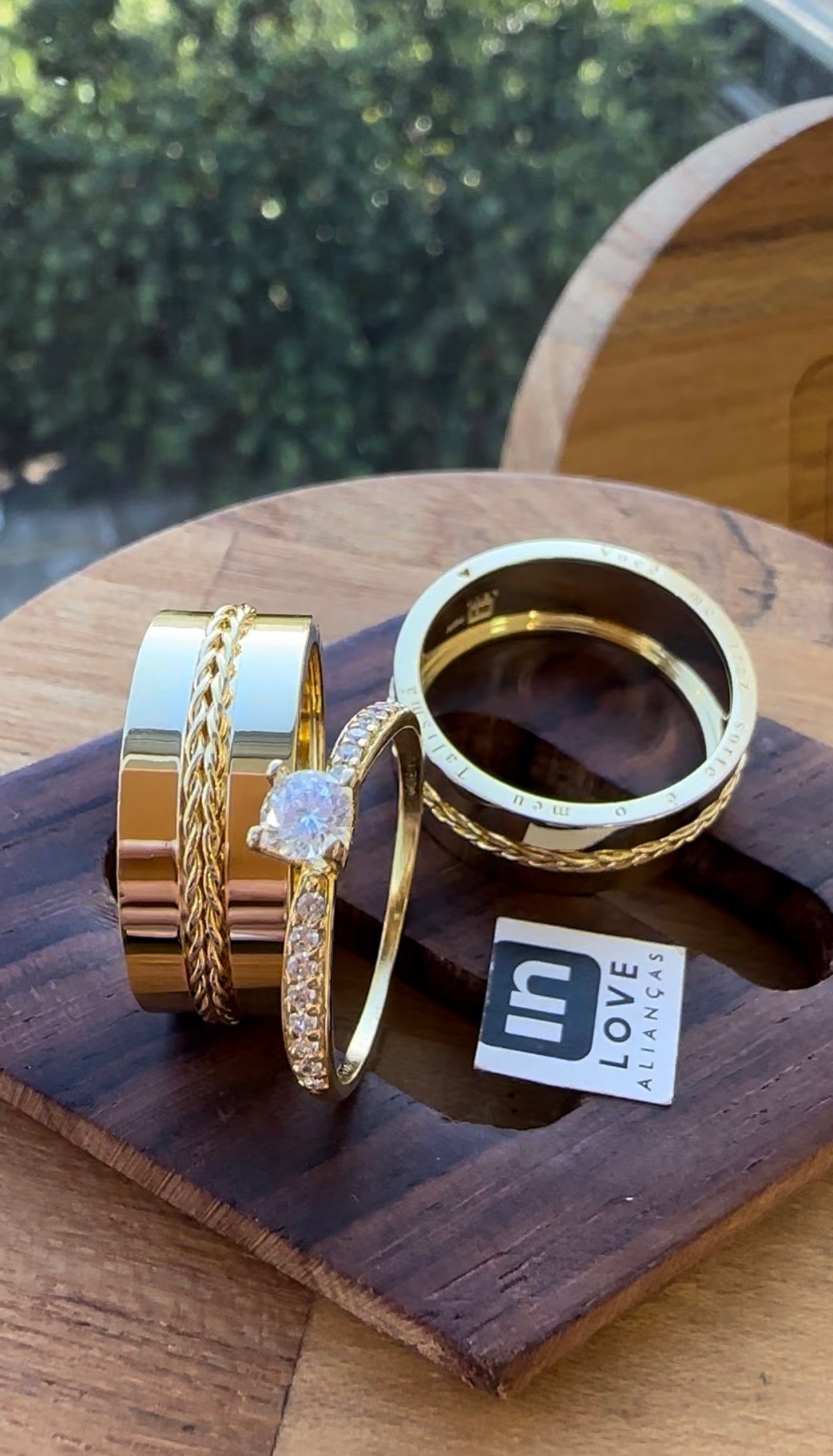 Alianças de Casamento em Ouro 18k - Modelo Talismã | 8mm | 12x R$999