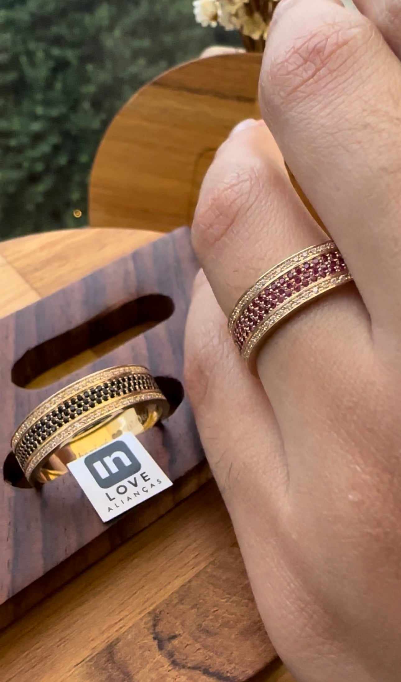 Alianças de Casamento em Ouro 18k - Modelo Miragem Duo | 6mm | 12x R$1.165.83