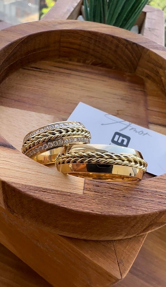 Alianças de Casamento em Ouro 18k - Modelo Trançado | 7mm | 12x R$1083