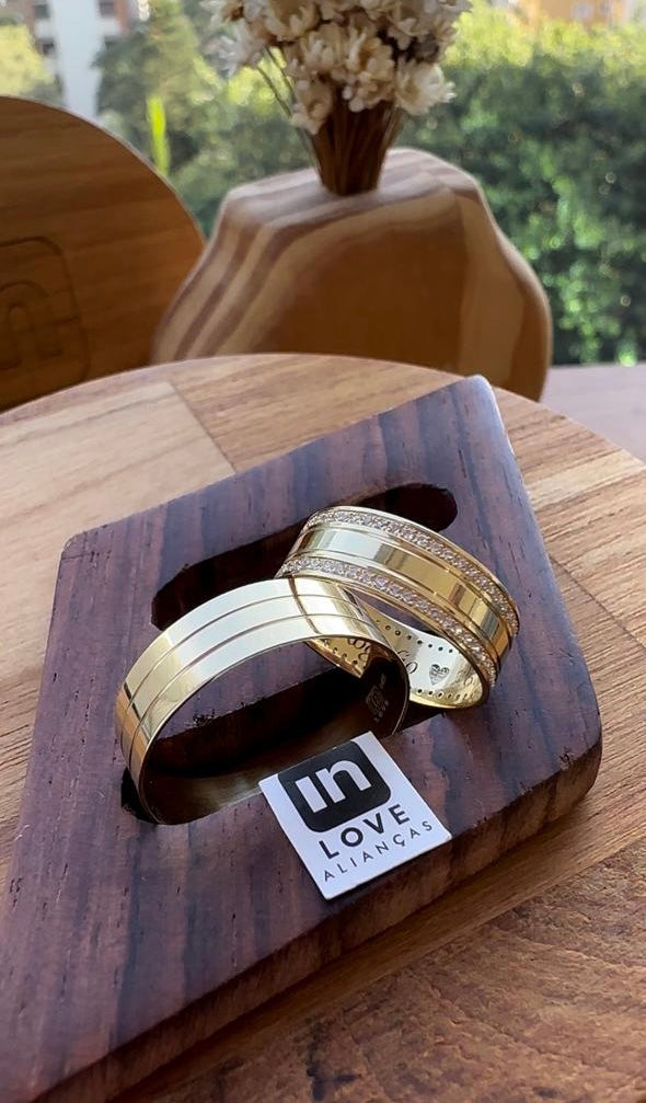 Alianças de Casamento em Ouro 18k - Modelo Encontro | 6mm | 12x R$415.83