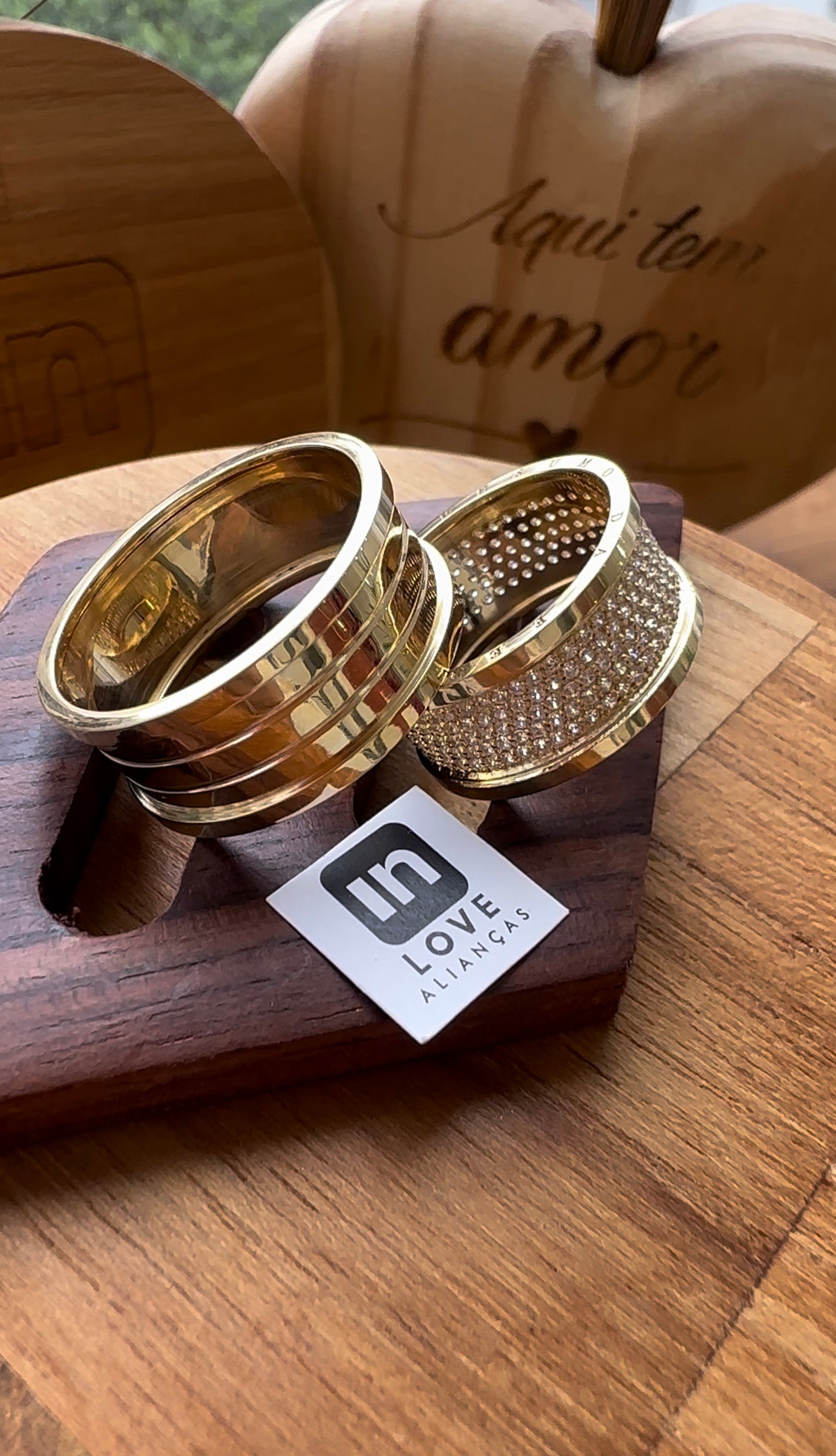 Alianças de Casamento em Ouro 18k - Modelo Intense | 10mm | 12x R$1.332.5