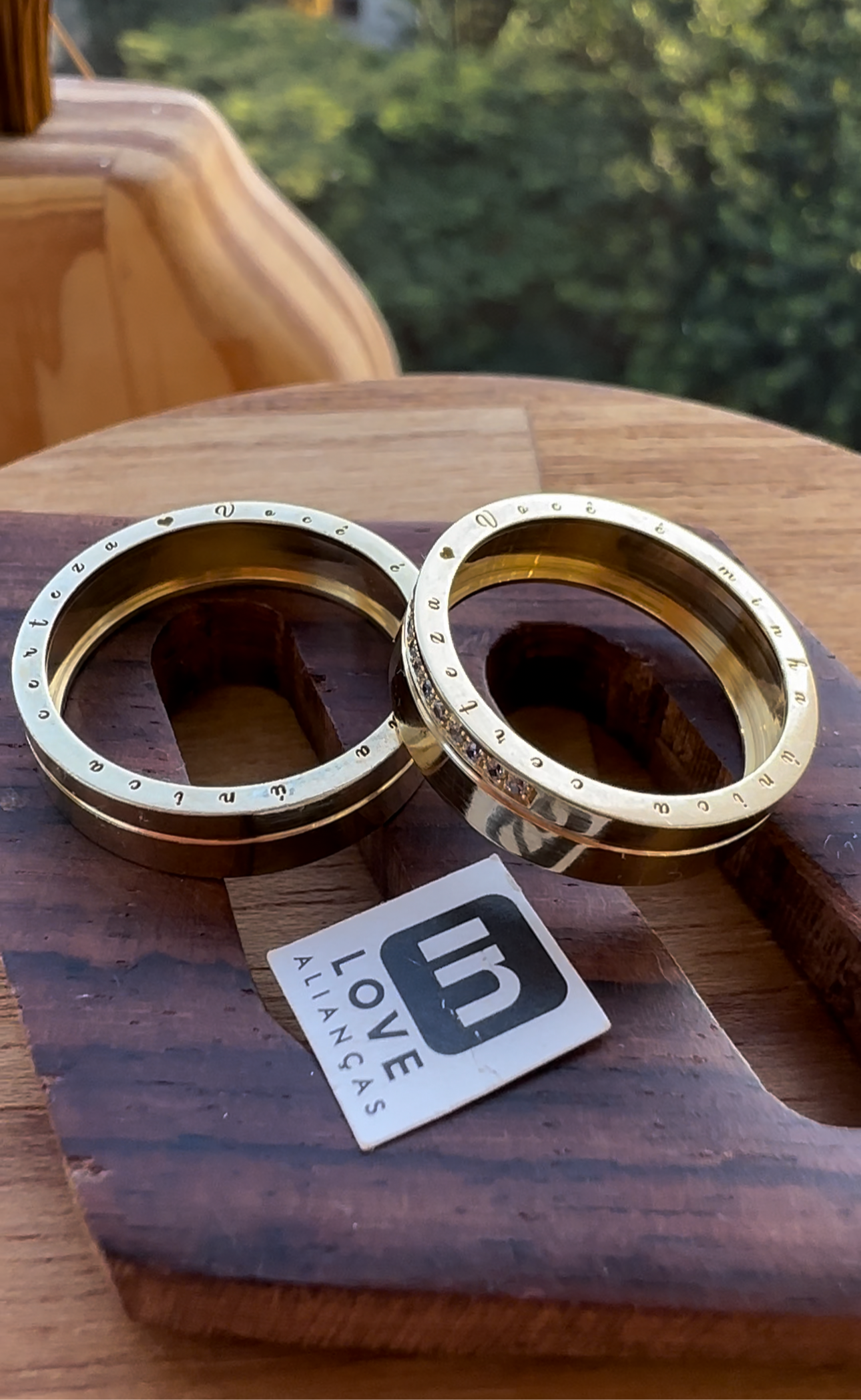 Alianças de Casamento em Ouro 18k - Modelo Lírios | 5mm | 12x R$661,66