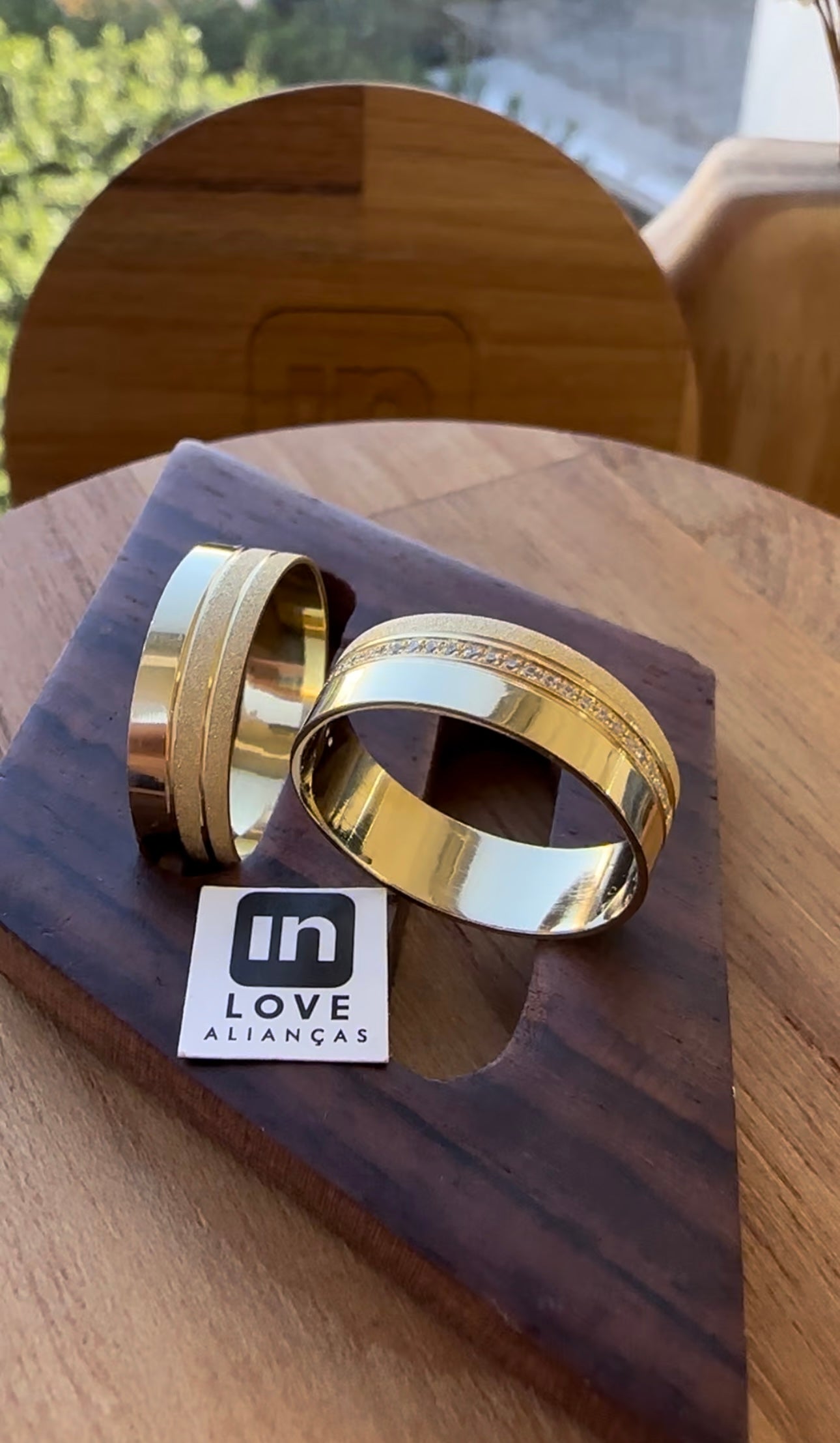 Alianças de Casamento em Ouro 18k - Modelo Amor Eterno | 6mm | 12x R$415.83