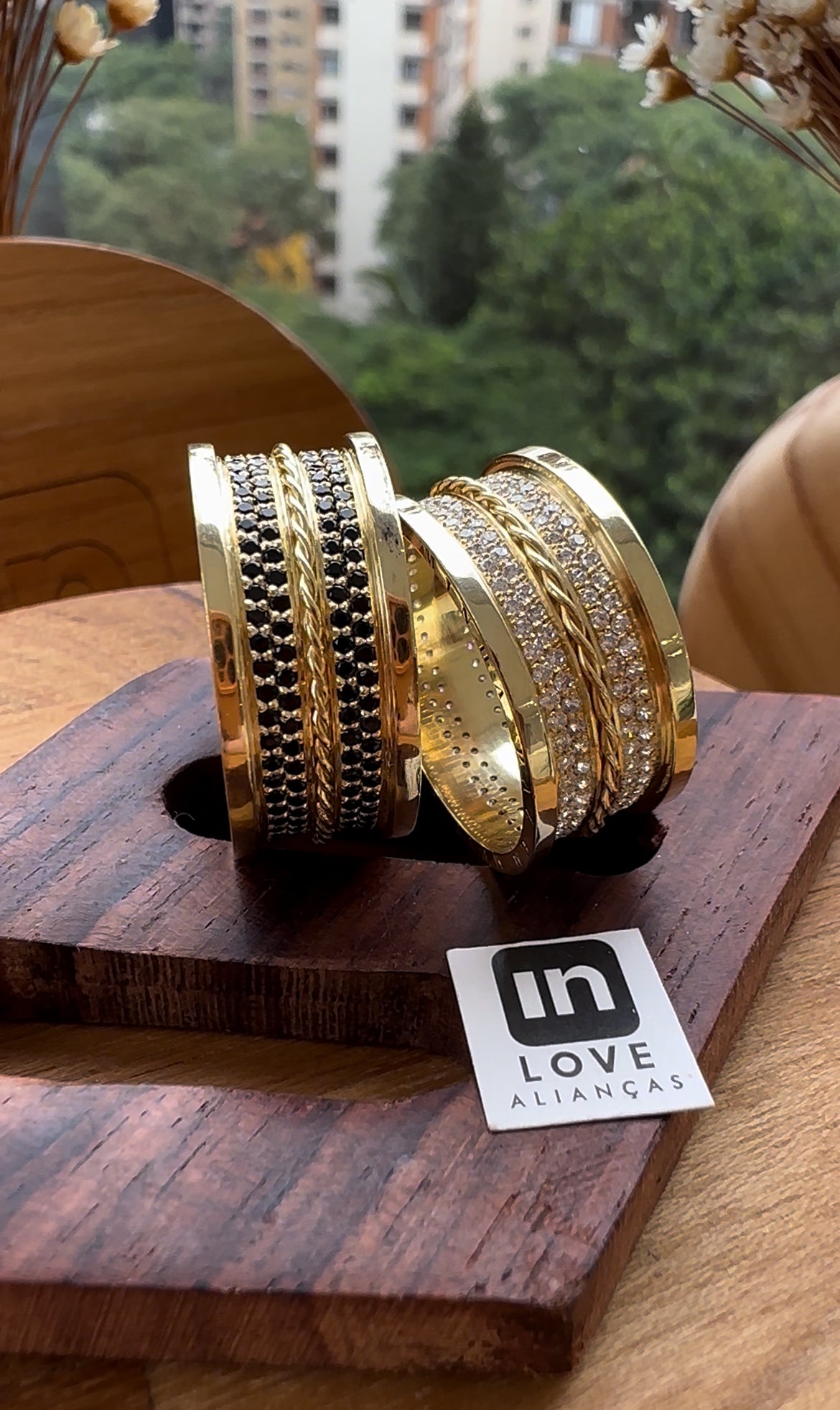 Alianças de Casamento em Ouro 18k - Modelo Desejo | 10mm | 12x R$1.249.1