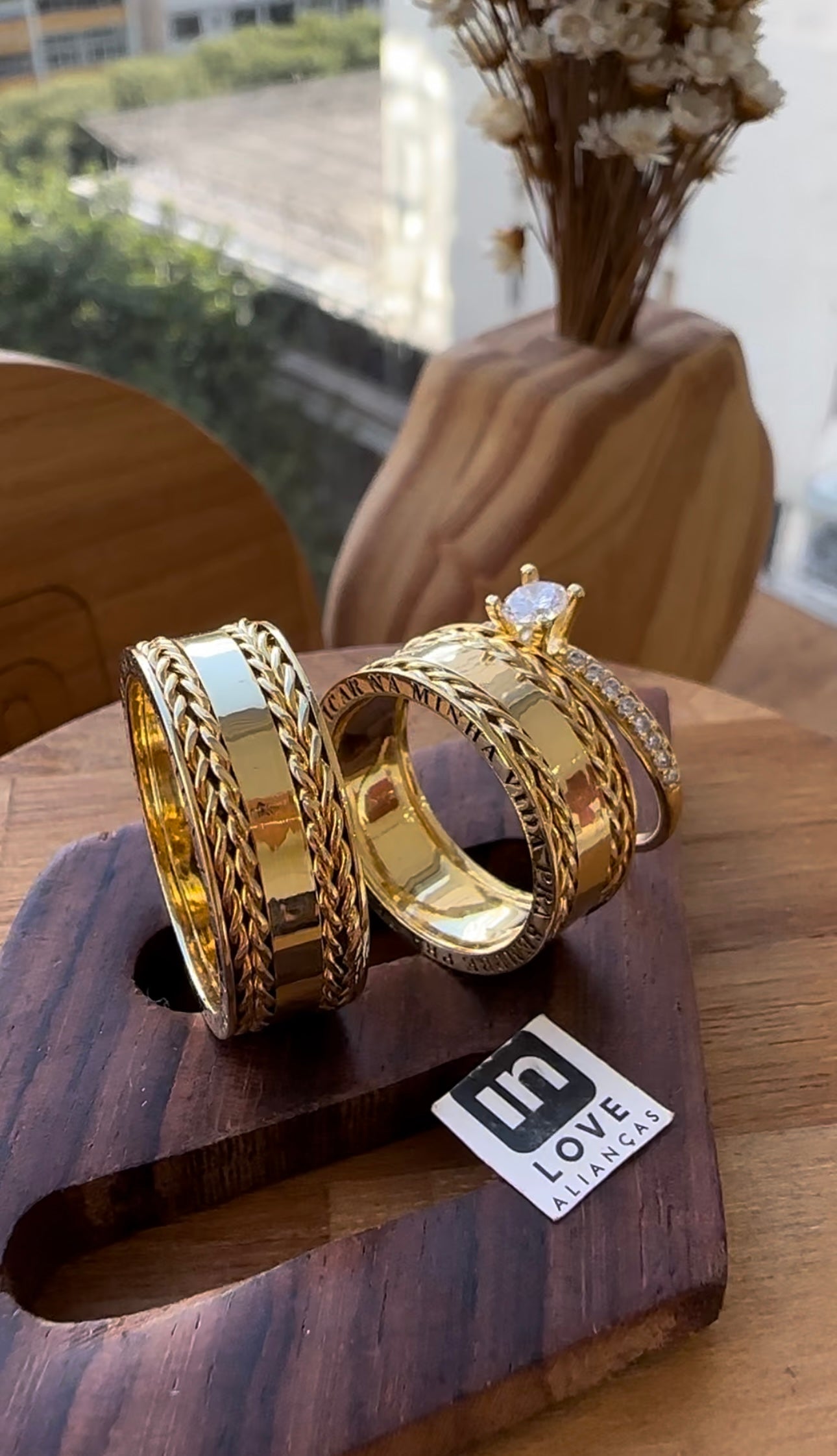 Alianças de Casamento em Ouro 18k - Modelo Pra Sempre | 8mm | 12x R$1.453,33