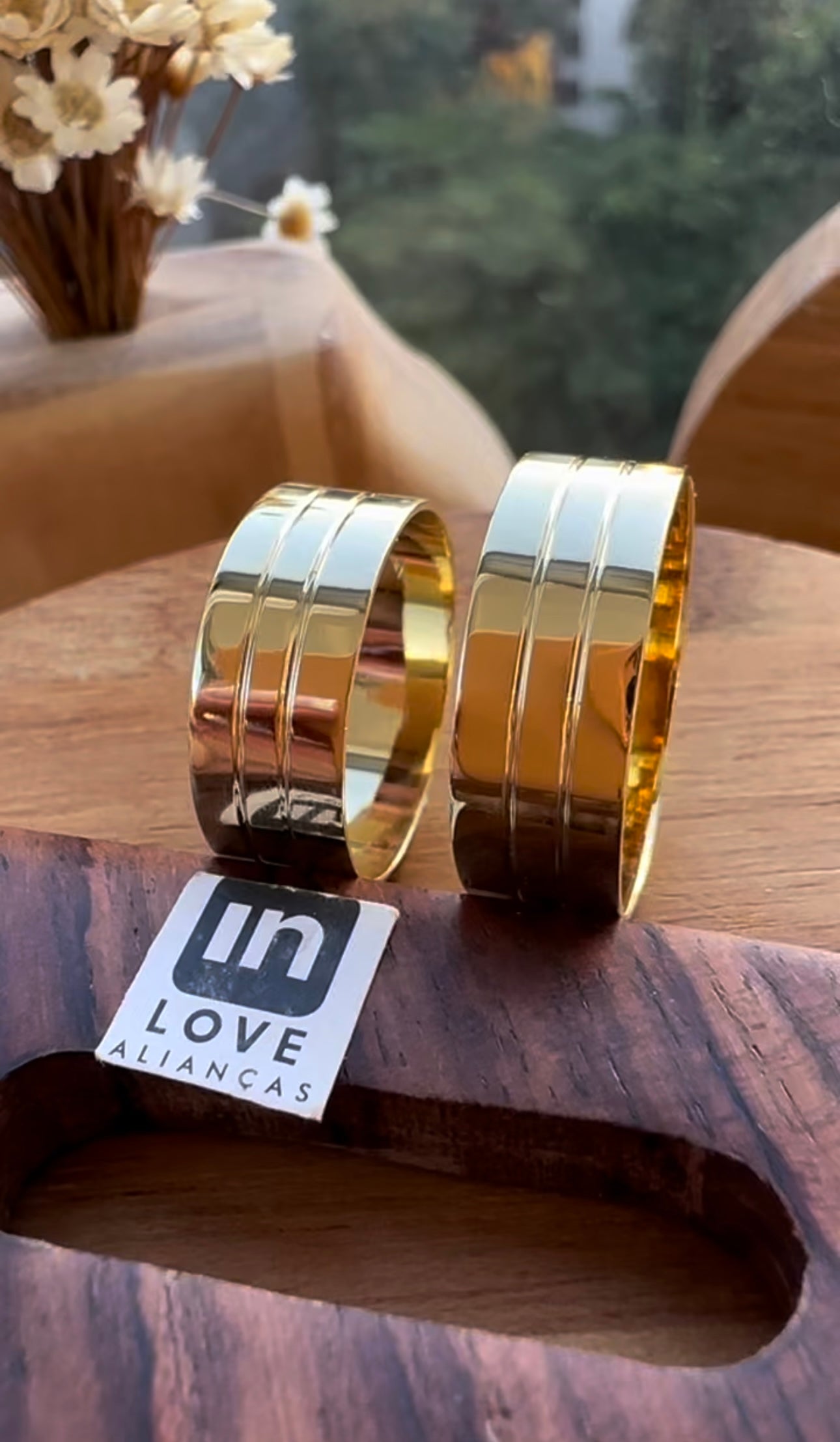 Alianças de Casamento em Ouro 18k - Modelo Minha Vida | 7mm | 12x R$416