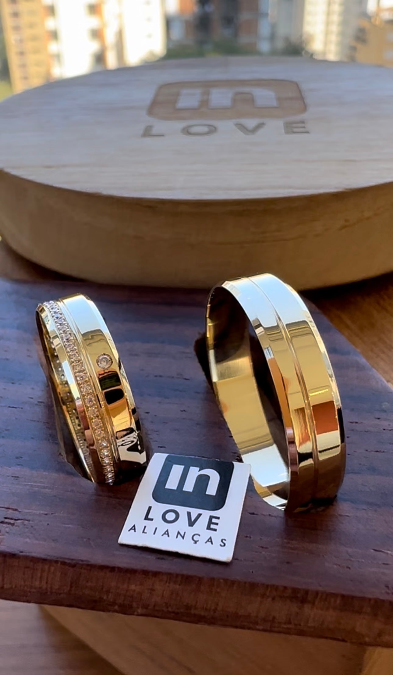 Alianças de Casamento em Ouro 18k - Modelo Chamego | 5mm | 12x R$416