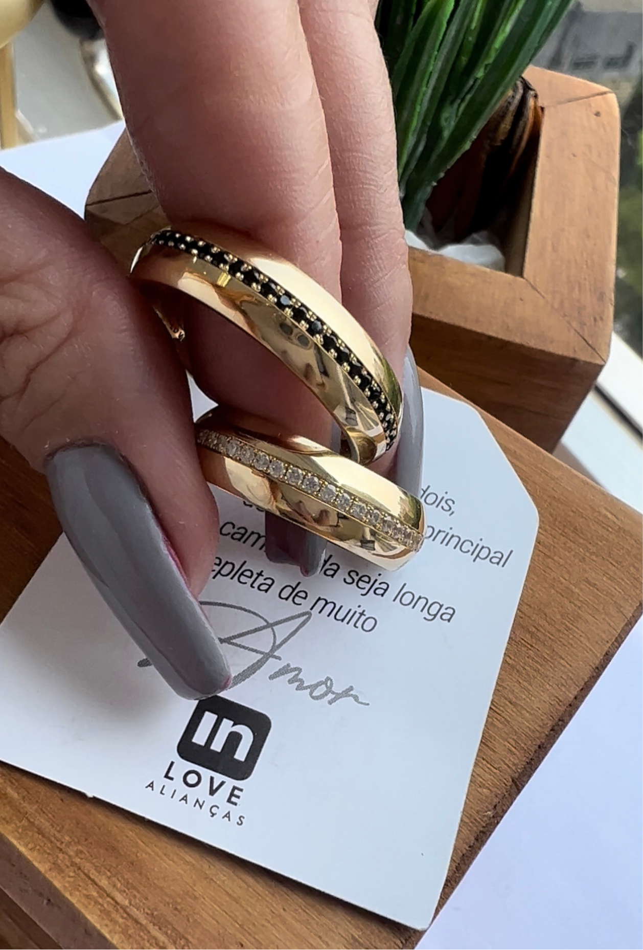 Alianças de Casamento em Ouro 18k - Modelo Classic Love | 6mm |12x R$1.315