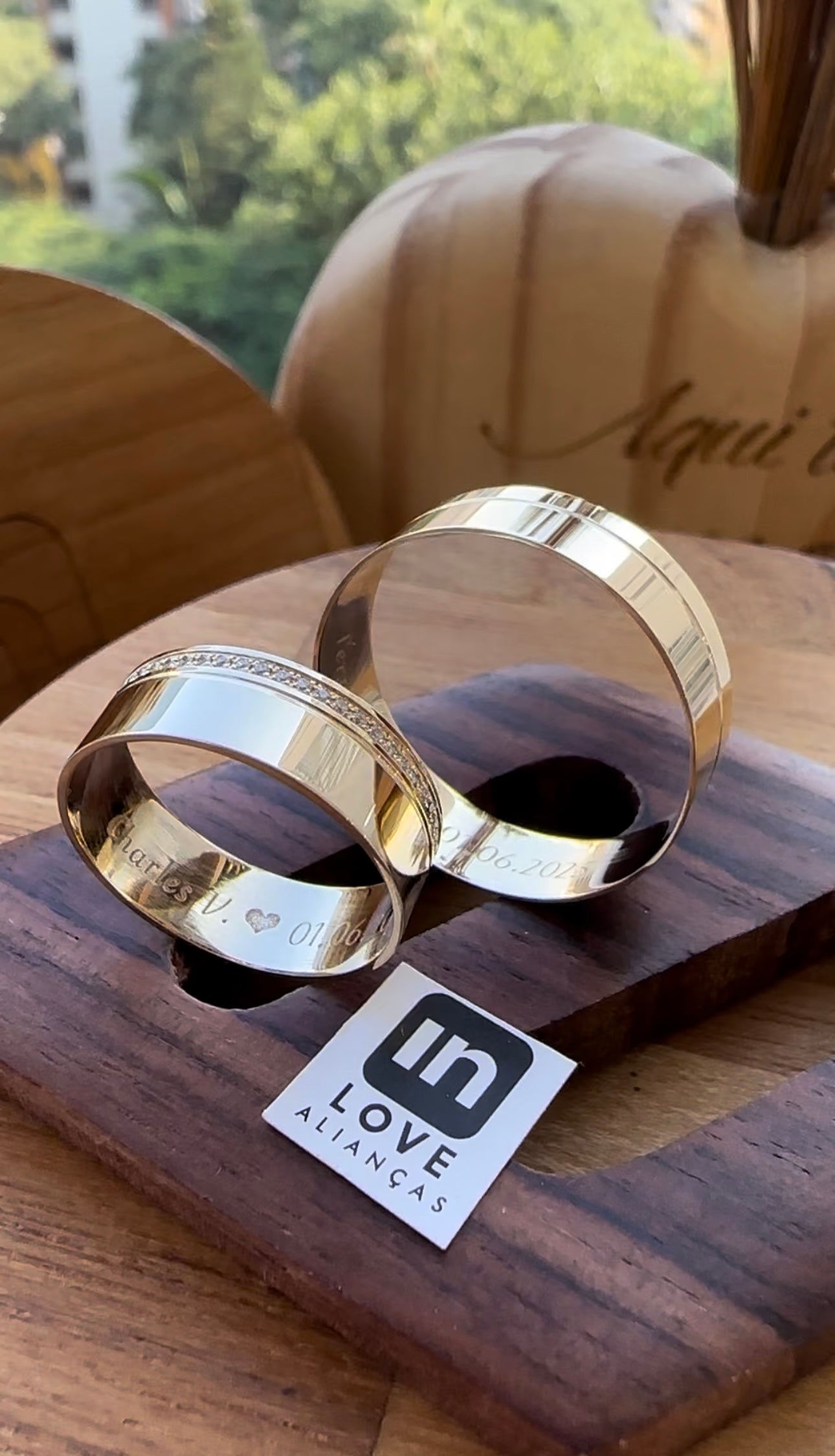 Alianças de Casamento em Ouro 18k - Modelo Eternamente | 6mm | 12x R$416