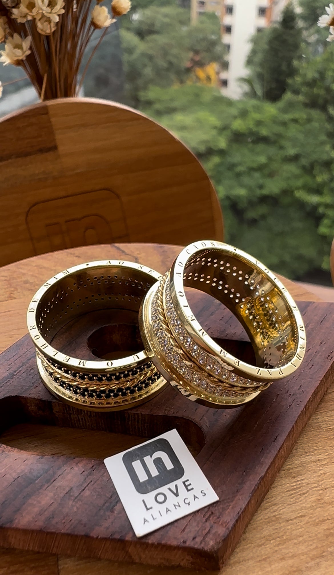 Par de Alianças em Ouro 18k - Modelo Desejo | 10mm | 12x R$1.499.