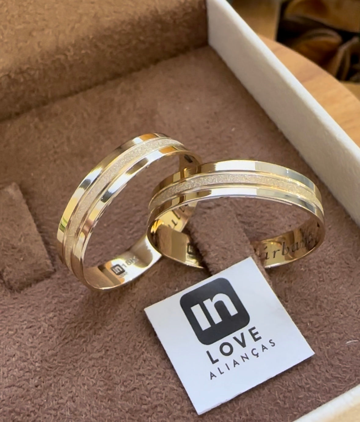 Alianças de Casamento em Ouro 18k - Modelo Meu Xodó | 4mm | 12x R$249