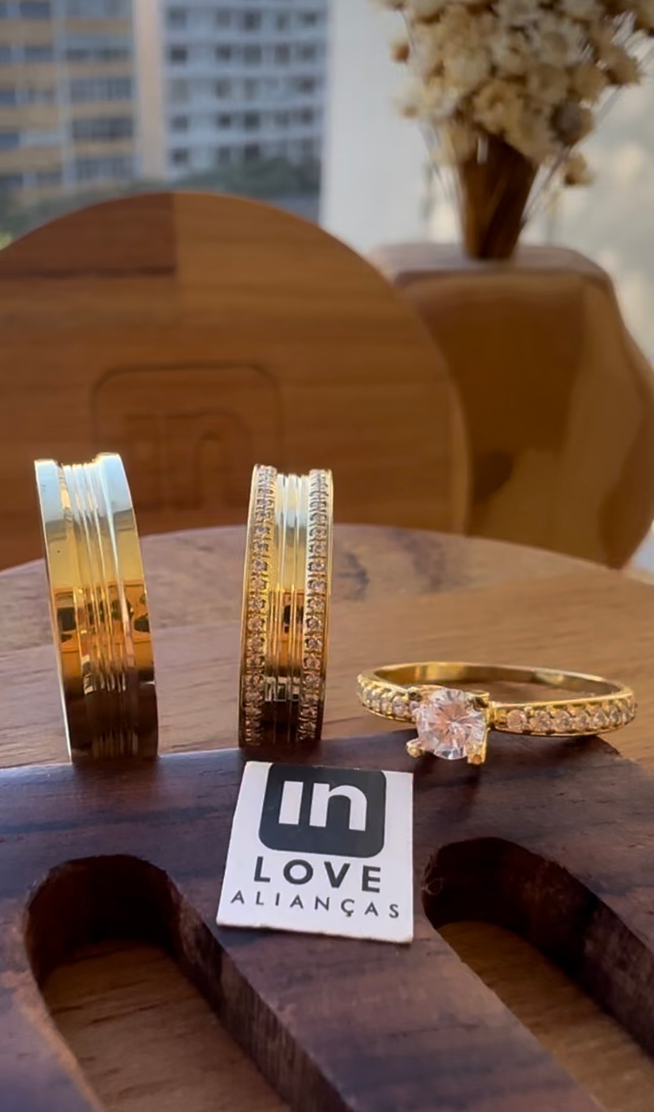 Alianças de Casamento em Ouro 18k - Modelo Paraíso | 5mm | 12x R$333