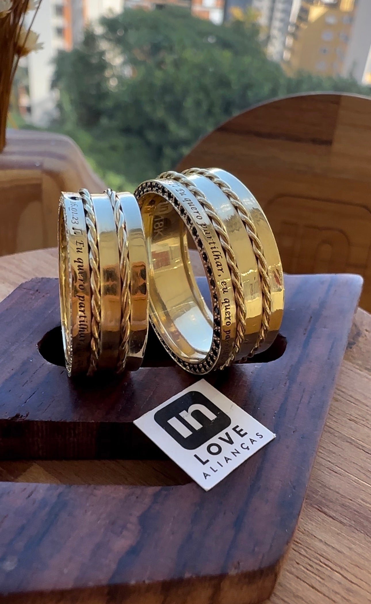 Alianças de Casamento em Ouro 18k - Modelo Partilhar | 8mm | 12x R$1.325