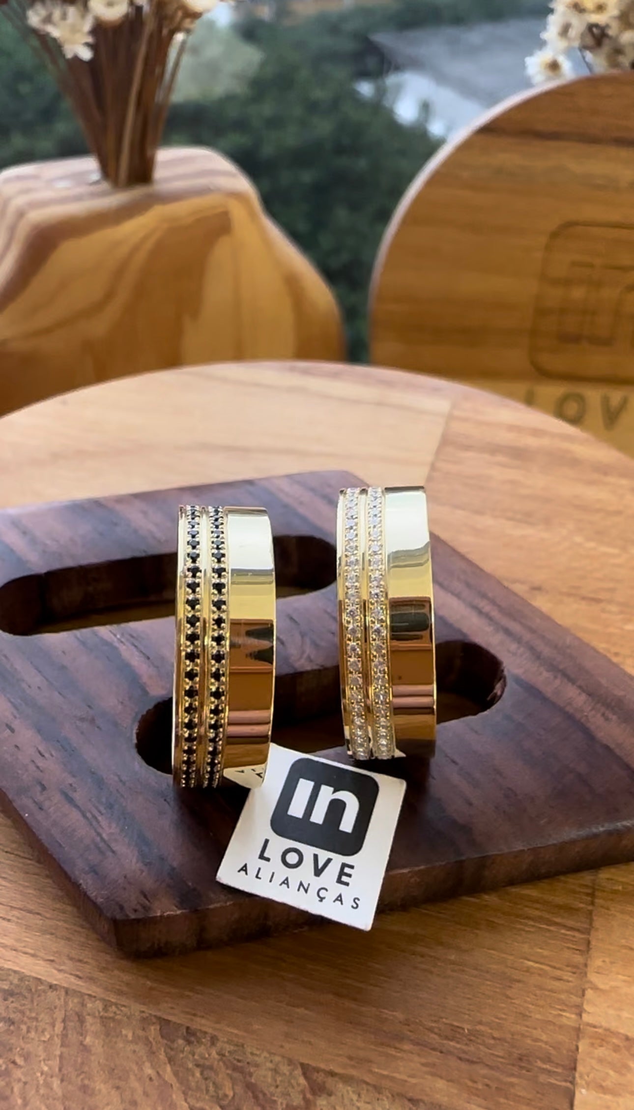 Alianças de Casamento em Ouro 18k - Modelo Sorte | 6mm | 12x R$499