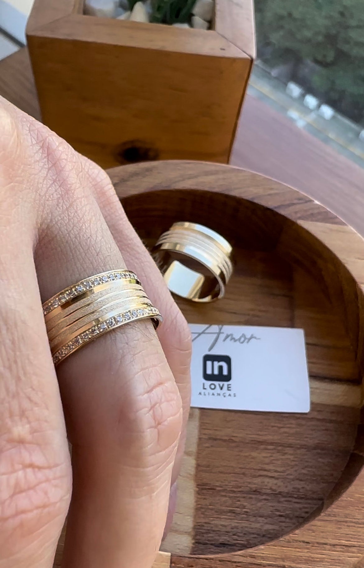 Alianças de Casamento em Ouro 18k - Modelo Paraíso | 8mm | 12x 699
