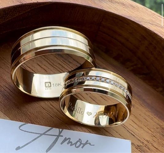 Alianças de Casamento em Ouro 18k - Modelo Essencial | 7mm | 12x R$699