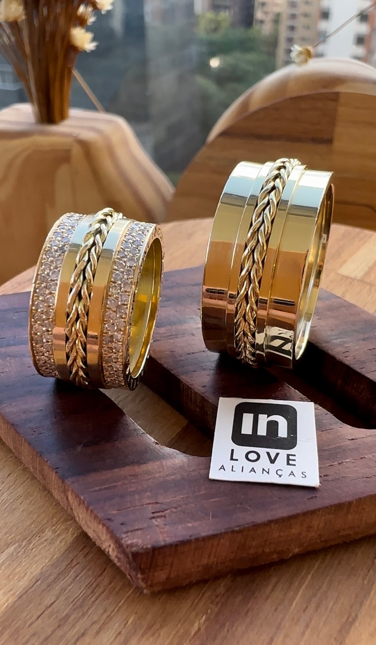 Alianças de Casamento em Ouro 18k - Modelo Sonho Meu | 10mm | 12x R$1.890