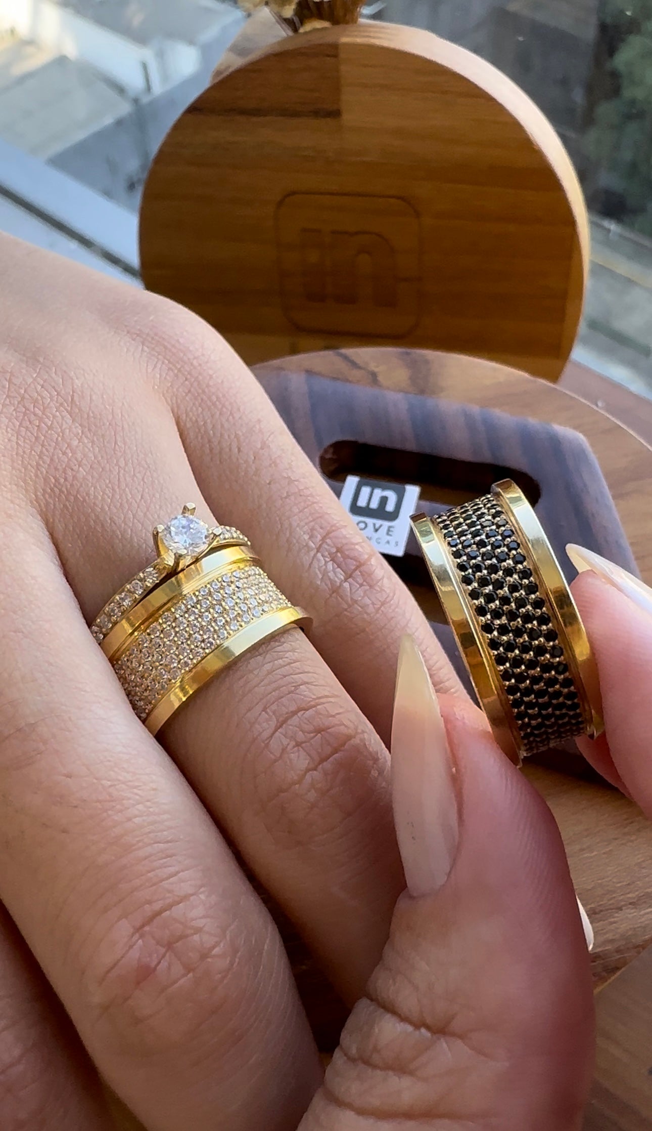 Alianças de Casamento em Ouro 18k - Modelo Intense Duo | 9mm | 12x R$1.233,33