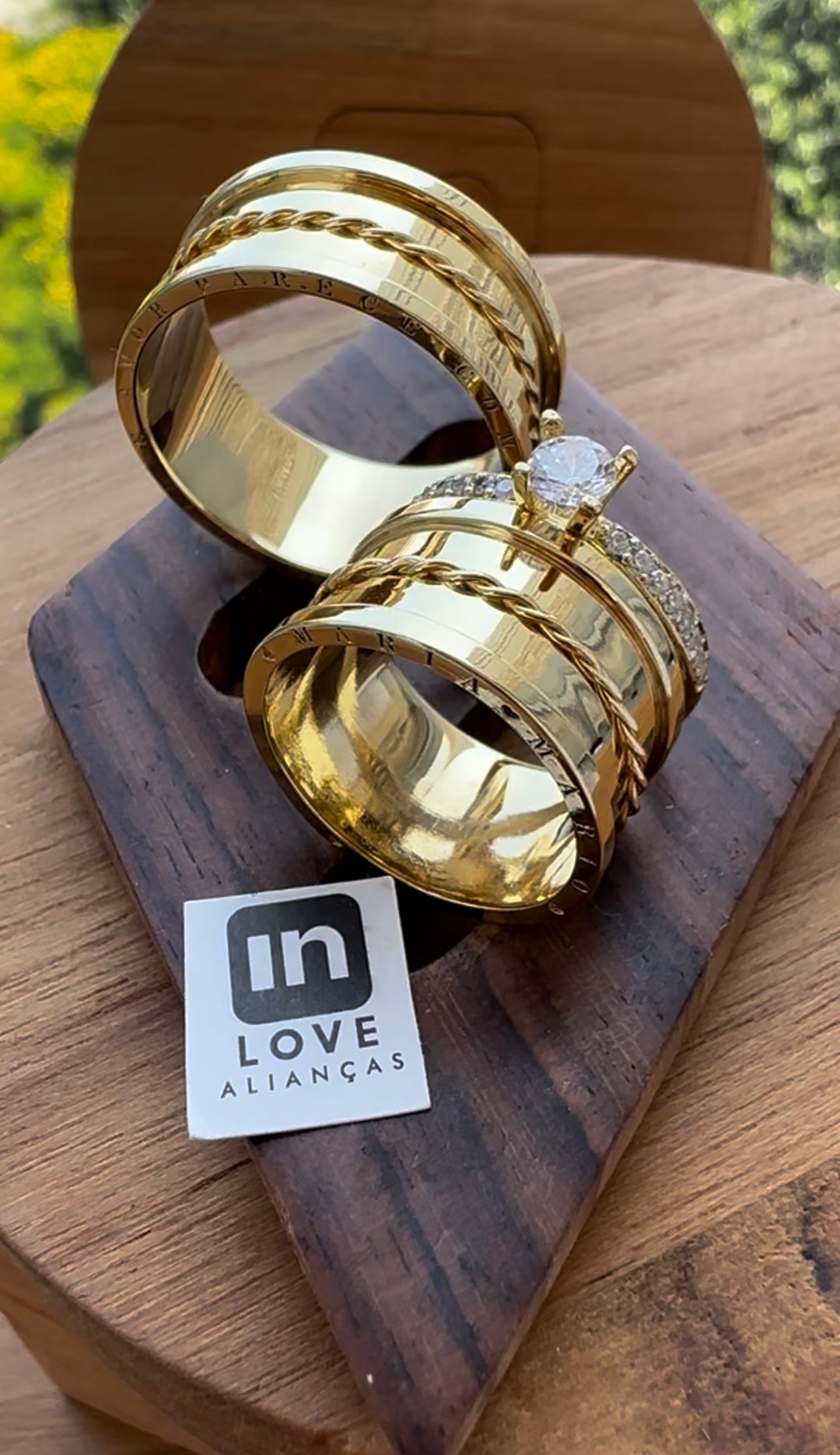 Alianças de Casamento em Ouro 18k - Modelo Desejo | 10mm | 12x R$1.165.83