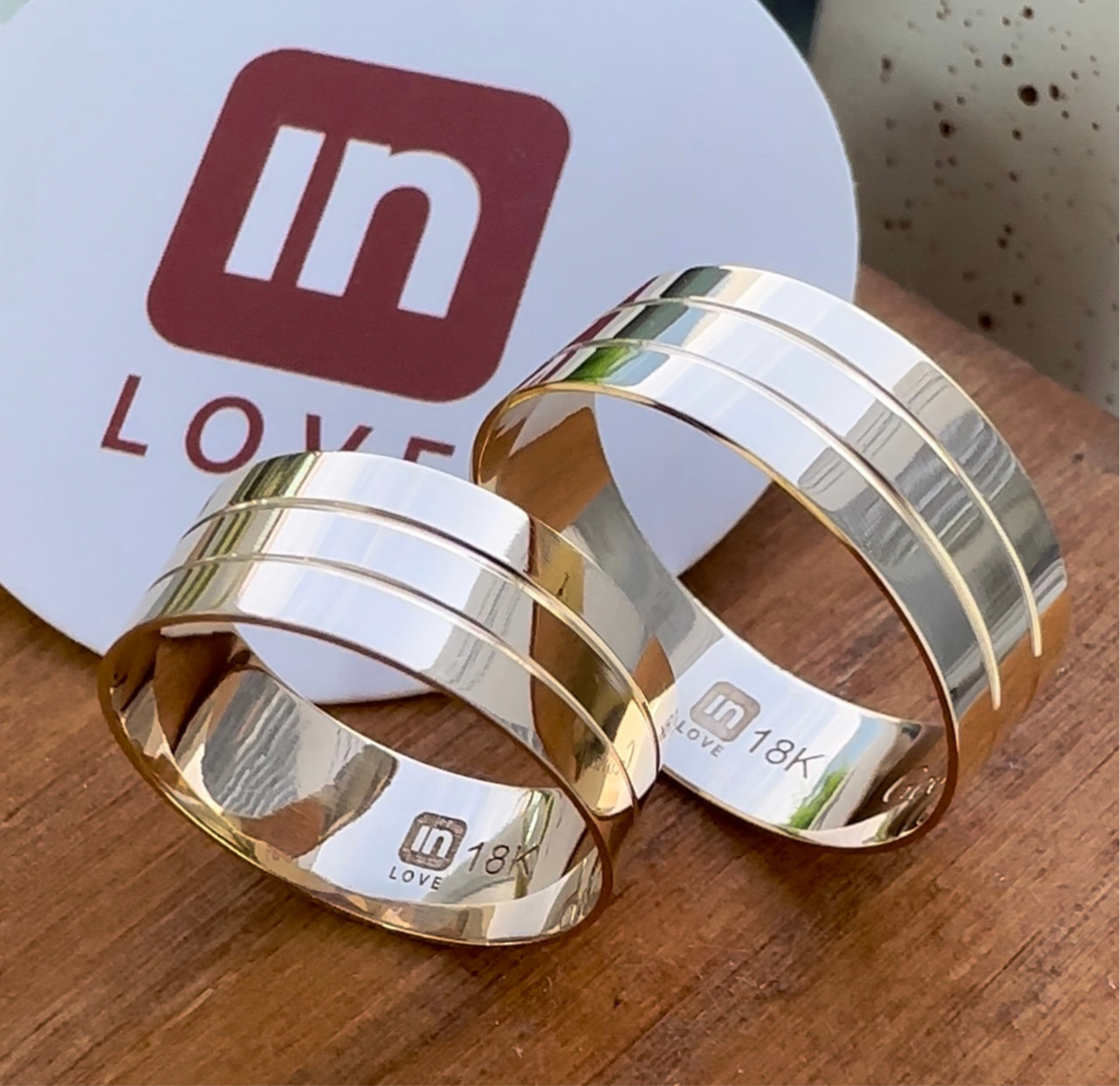 Alianças de Casamento em Ouro 18k - Modelo Minha Vida | 7mm | 12x R$499