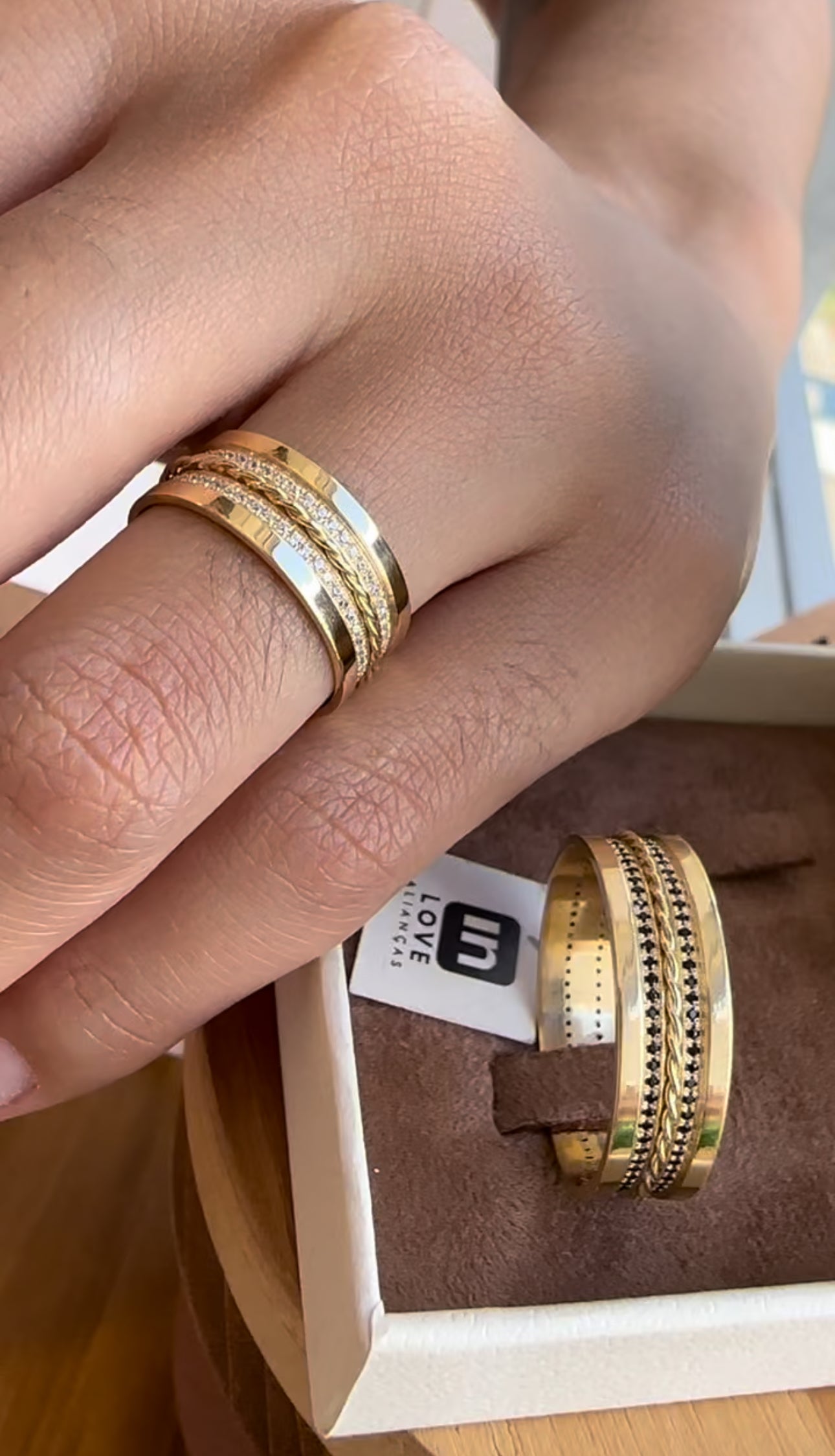 Alianças de Casamento em Ouro 18k - Modelo Desejo | 7mm | 12x R$861,66