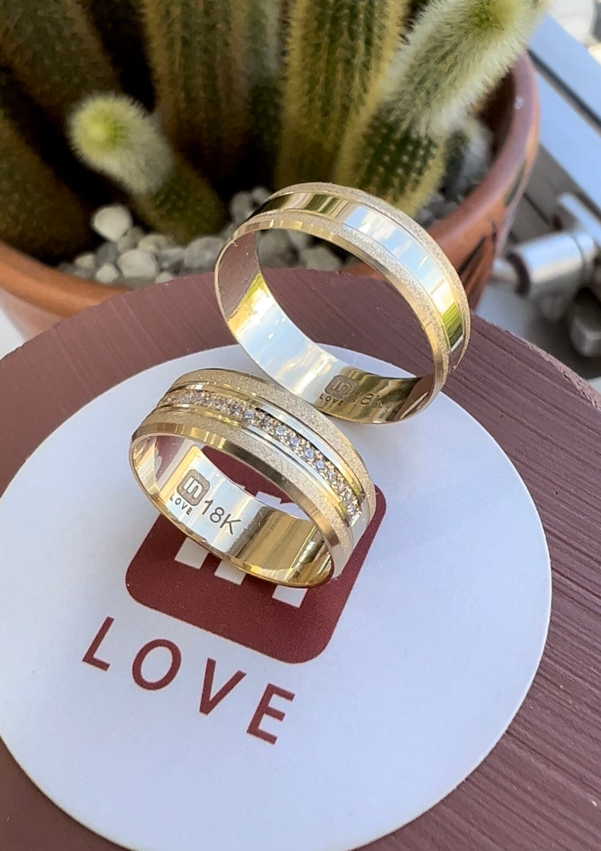 Alianças de Casamento em Ouro 18k- Modelo Capricho | 6mm | 12x R$599