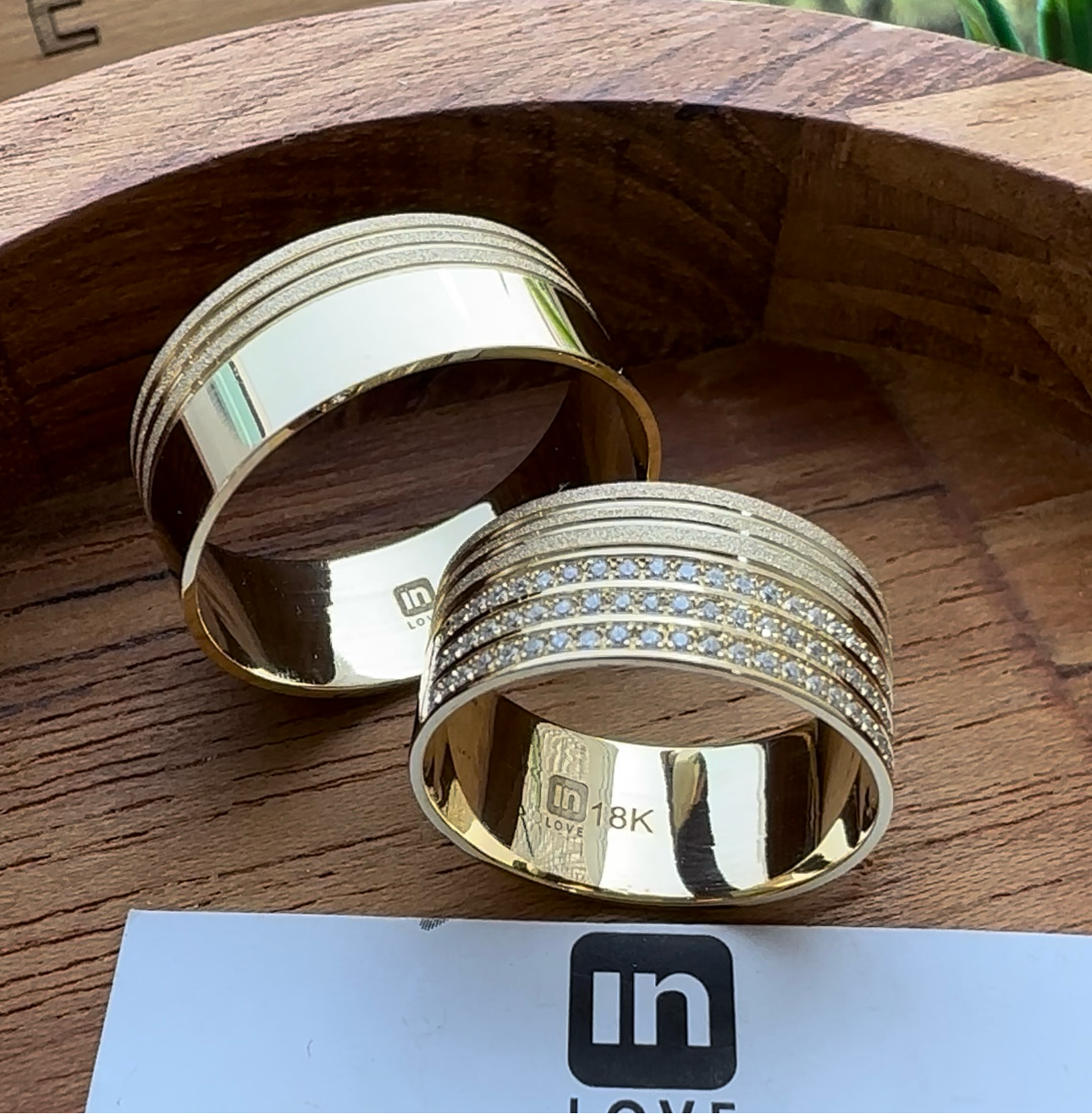 Alianças de Casamento em Ouro 18k - Modelo Felicidade | 8mm | 12x R$699