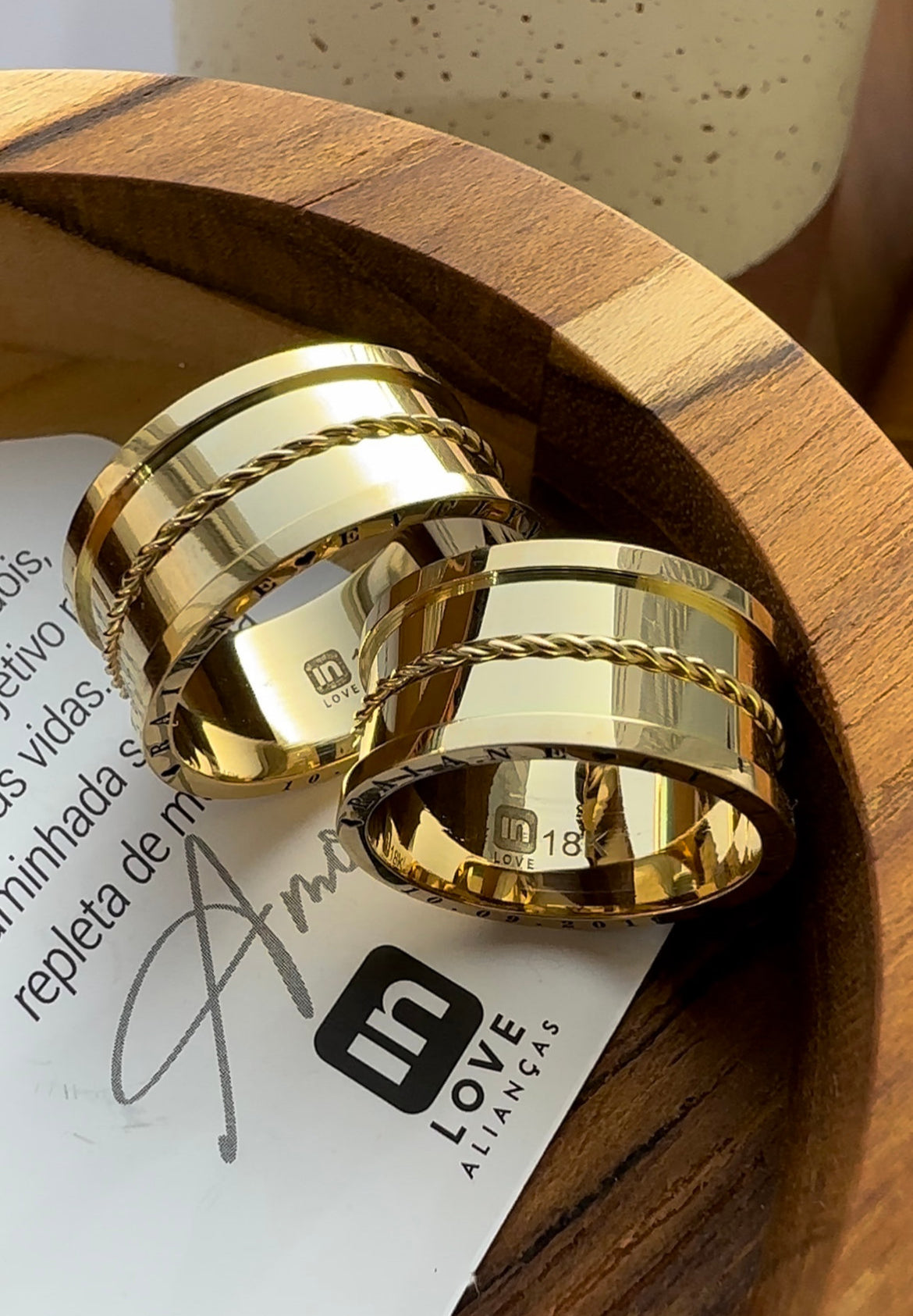 Alianças de Casamento em Ouro 18k - Modelo Desejo | 10mm | 12x R$1.165.83