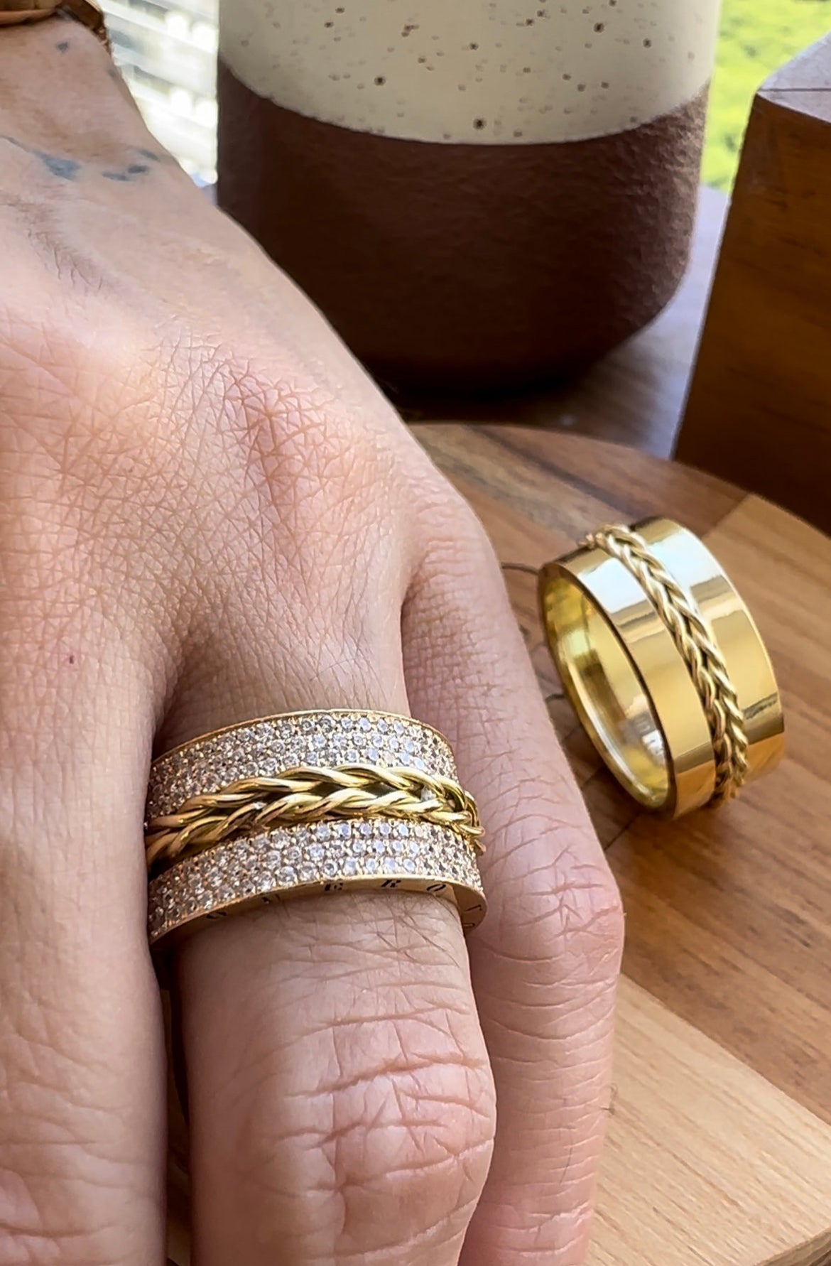 Alianças de Casamento em Ouro 18k - Modelo Eternity | 10mm | 12x R$1.833