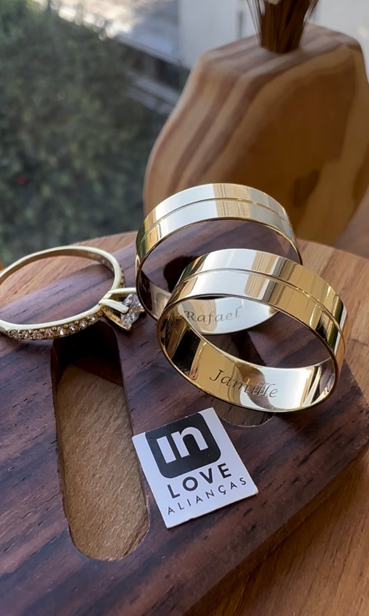 Alianças de Casamento em Ouro 18k - Modelo Minha Alegria | 6mm | 12x R$333