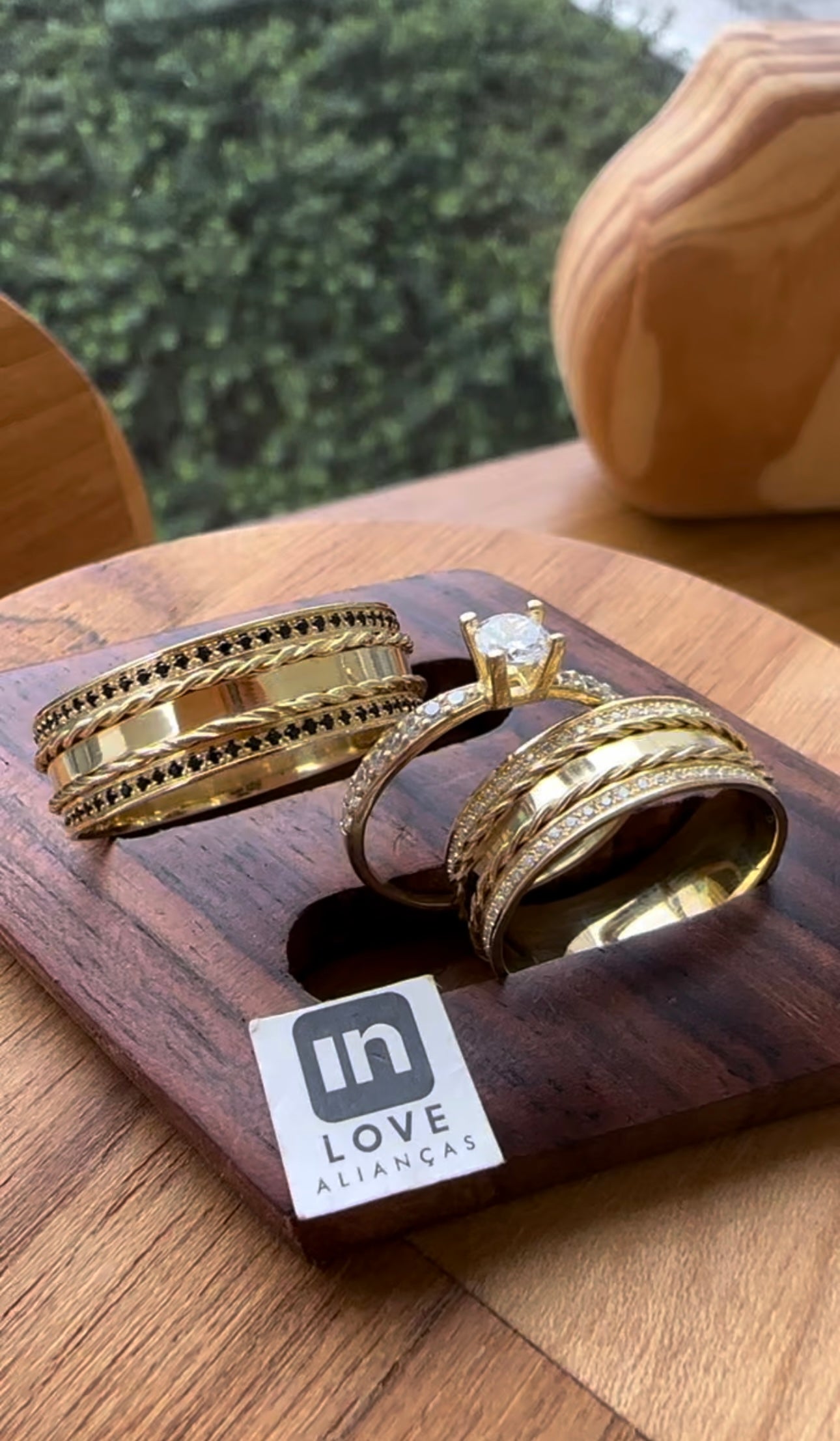 Alianças de Casamento em Ouro 18k - Modelo Momentos | 7mm | 12x R$640