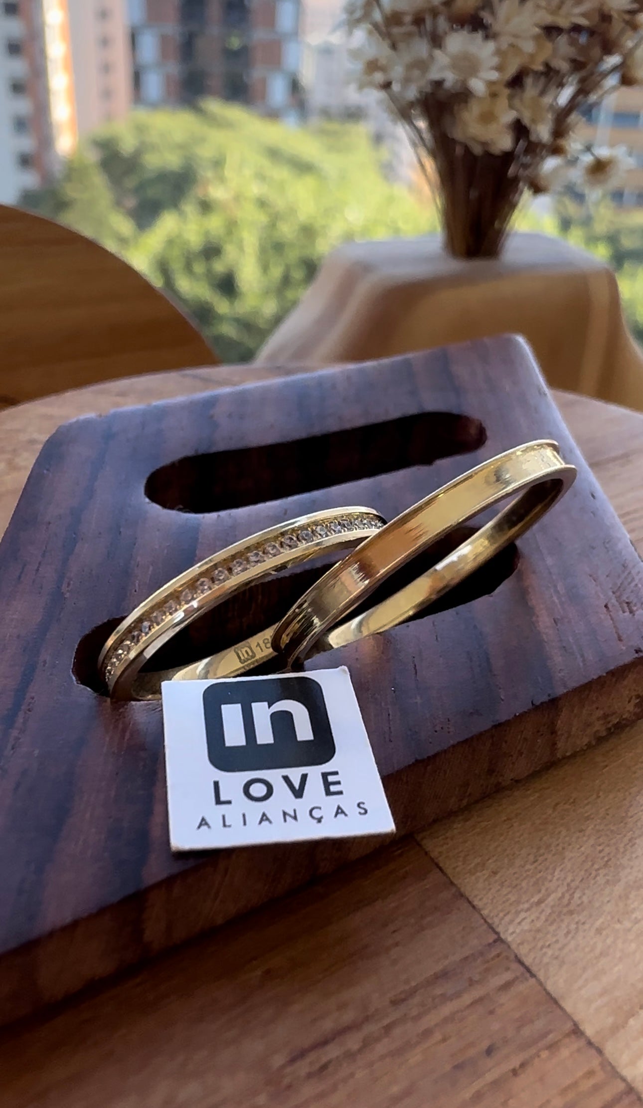 Alianças de Casamento em Ouro 18k - Modelo Mimo | 2mm | 12x R$249
