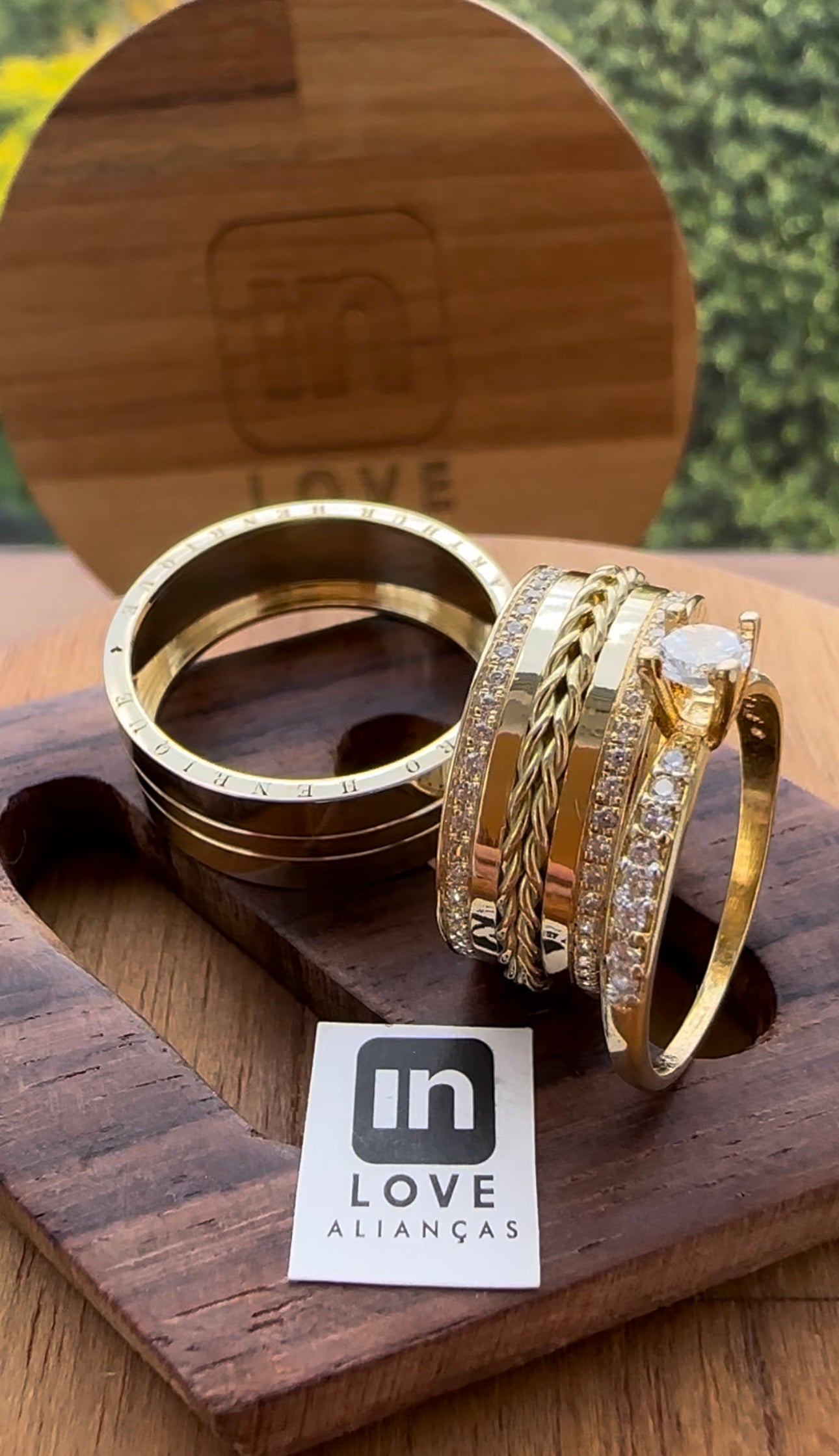 Alianças de Casamento em Ouro 18k - Modelo Jeito de Sentir | 8mm | 12x R$999.16