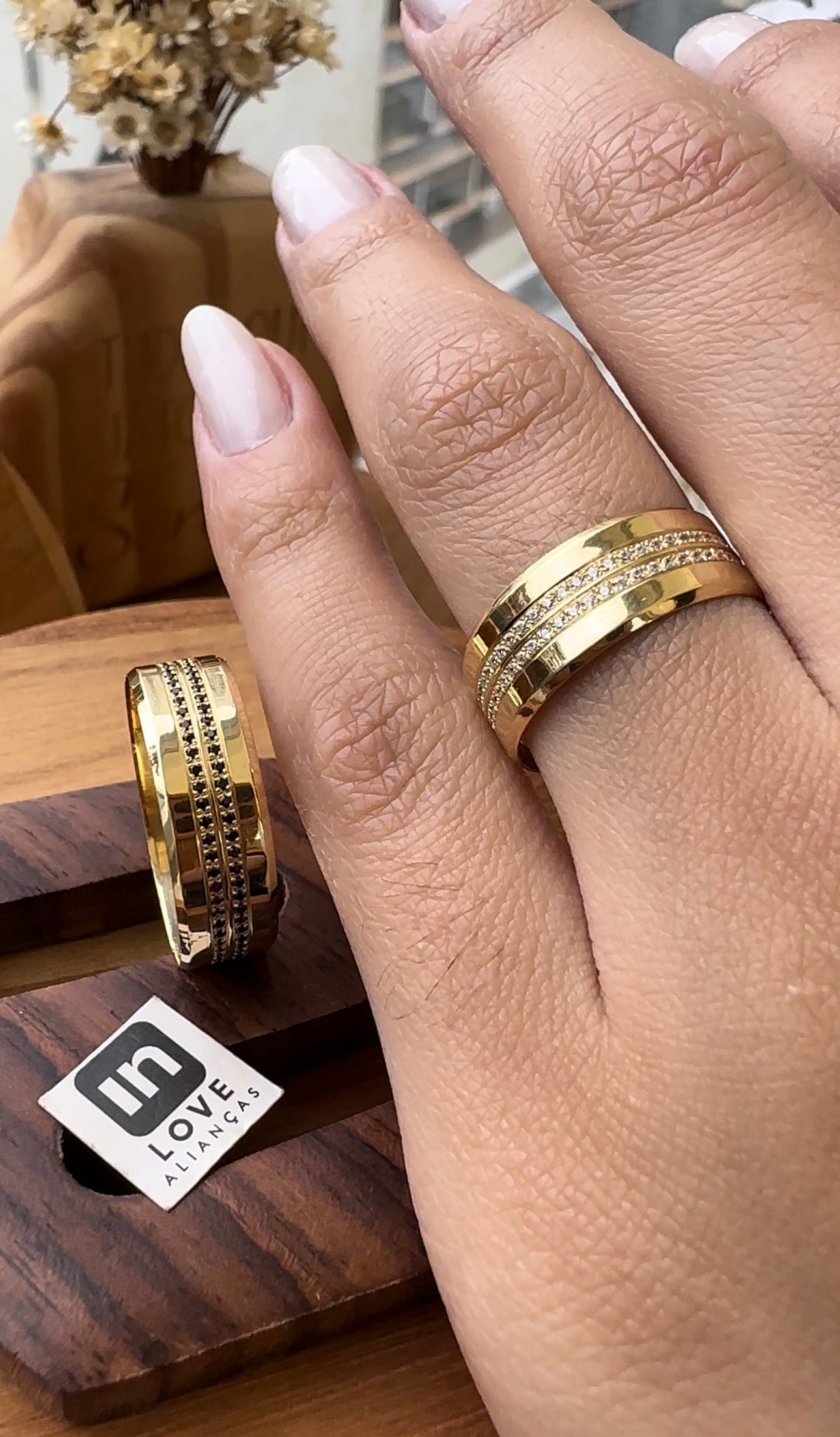 Alianças de Casamento em Ouro 18k - Modelo Meu Sorriso | 7mm | 12x R$583