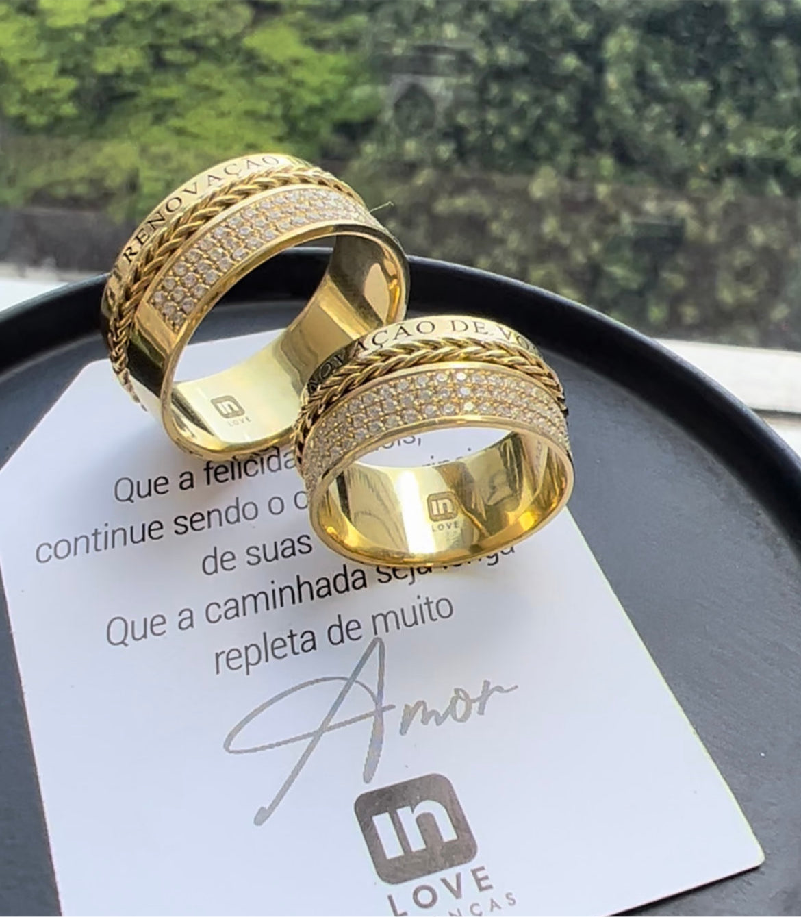 Alianças de Casamento em Ouro 18k - Modelo Renovação | 9mm | 12x R$1.390