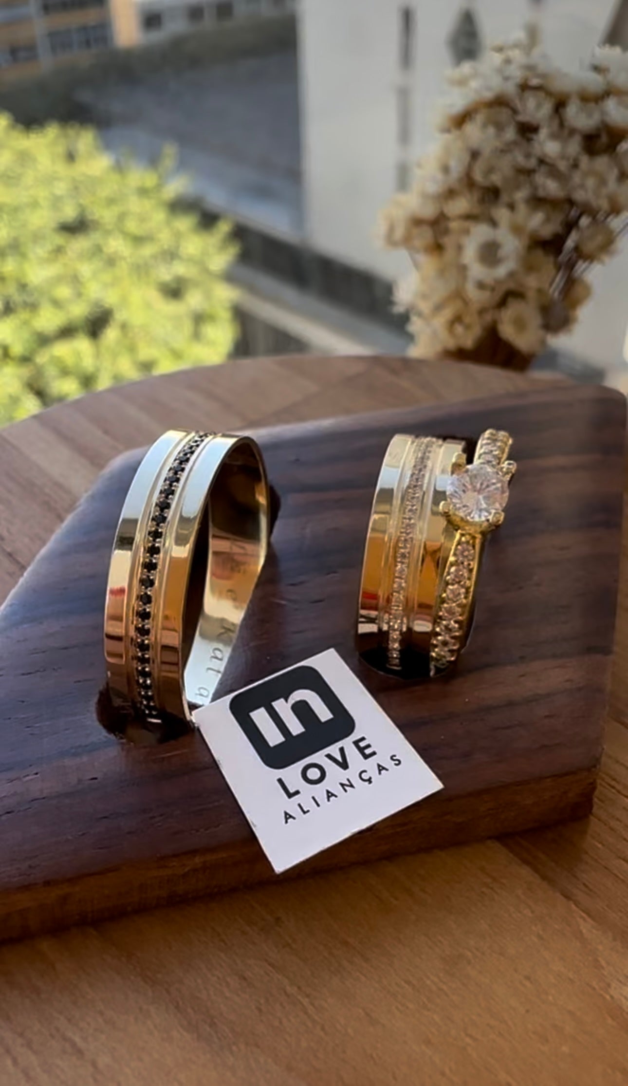 Alianças de Casamento em Ouro 18k - Modelo Mimosinha Duo | 5mm | 12x R$499