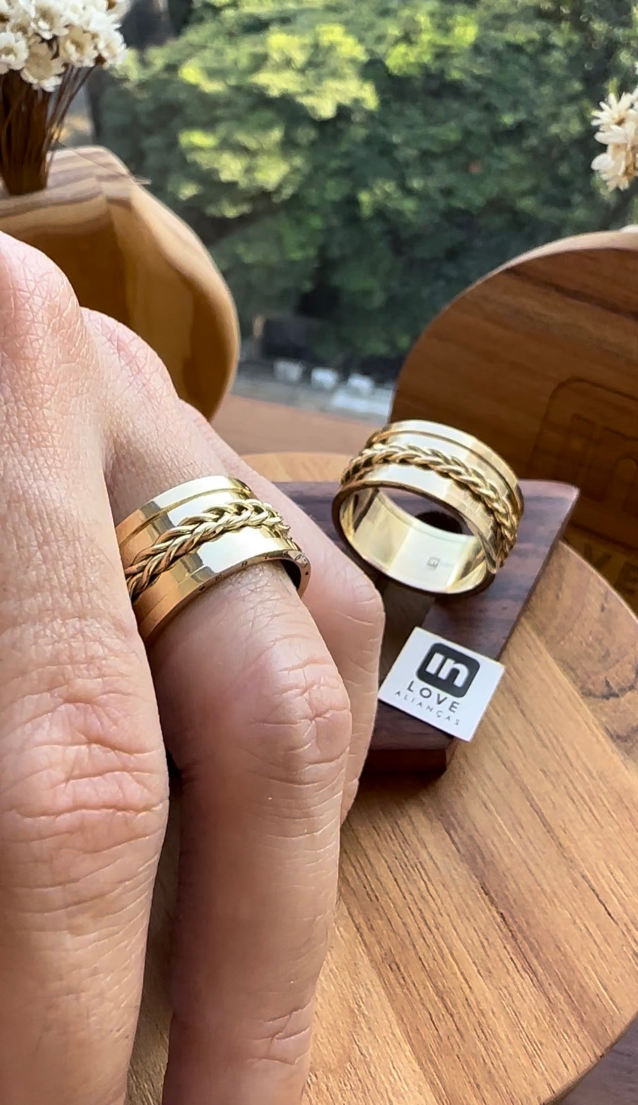 Alianças de Casamento em Ouro 18k - Modelo Nosso Santo | 10mm | 12x R$1.582.5