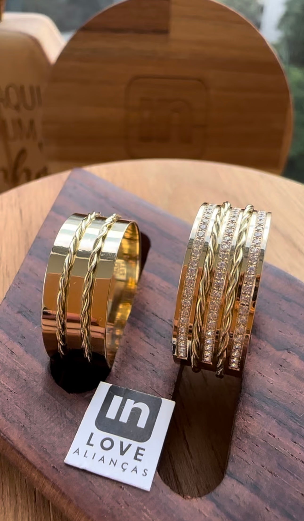 Alianças de Casamento em Ouro 18k - Modelo Momentos | 8mm | 12x R$890
