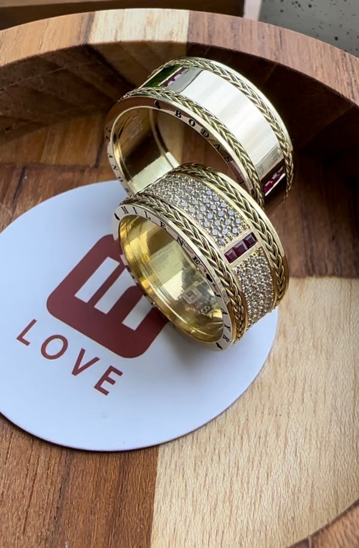 Alianças de Casamento em Ouro 18k - Modelo Fidelidade | 10mm | 12x R$2.115