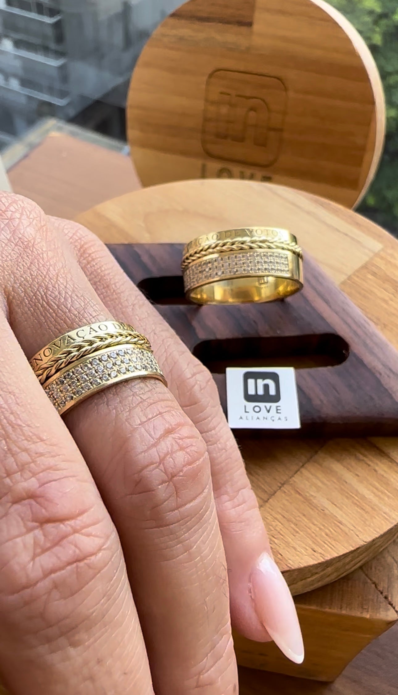 Alianças de Casamento em Ouro 18k - Modelo Renovação | 9mm | 12x R$1.390