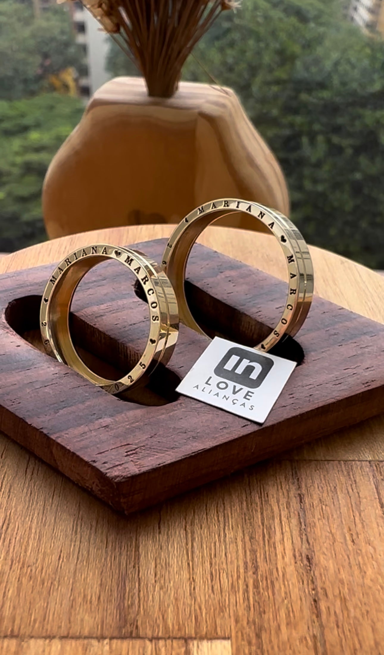 Alianças de Casamento em Ouro 18k - Modelo Afago | 5mm | 12x R$582.5