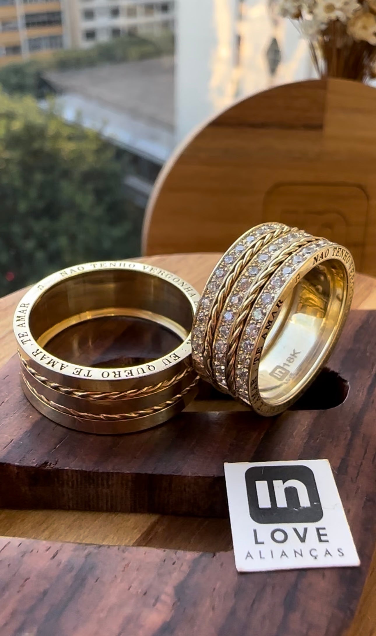 Par de Alianças em Ouro 18k - Modelo Momentos | 8mm | 12x R$1.199.
