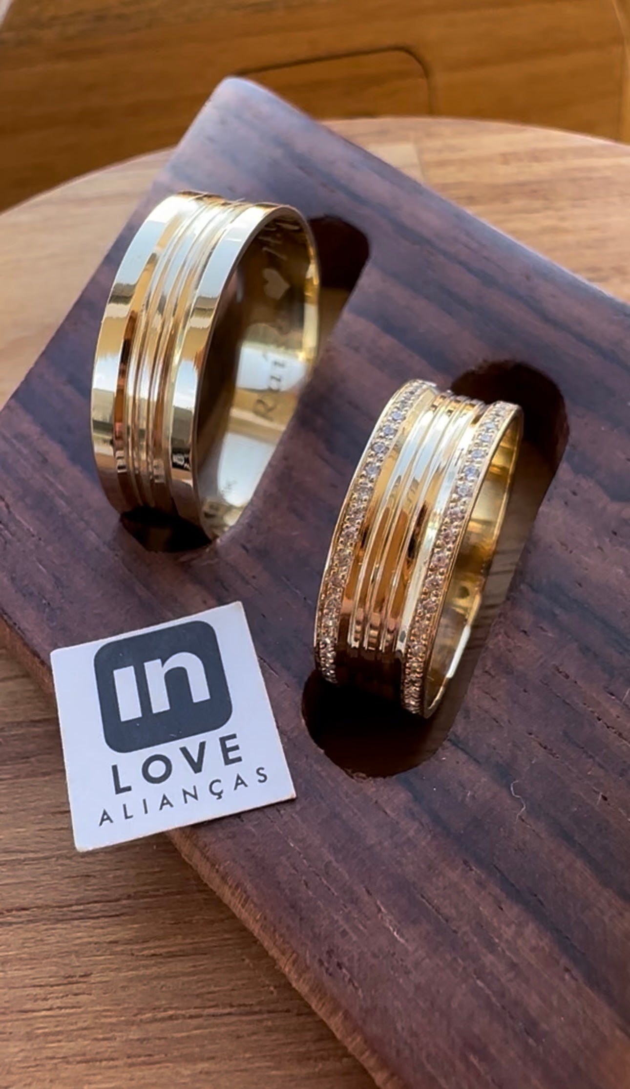 Alianças de Casamento em Ouro 18k - Modelo Paraíso | 6mm | 12x R$416